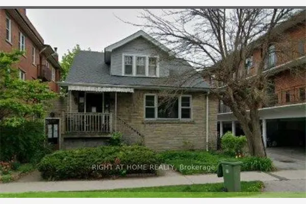 995 Main Street E