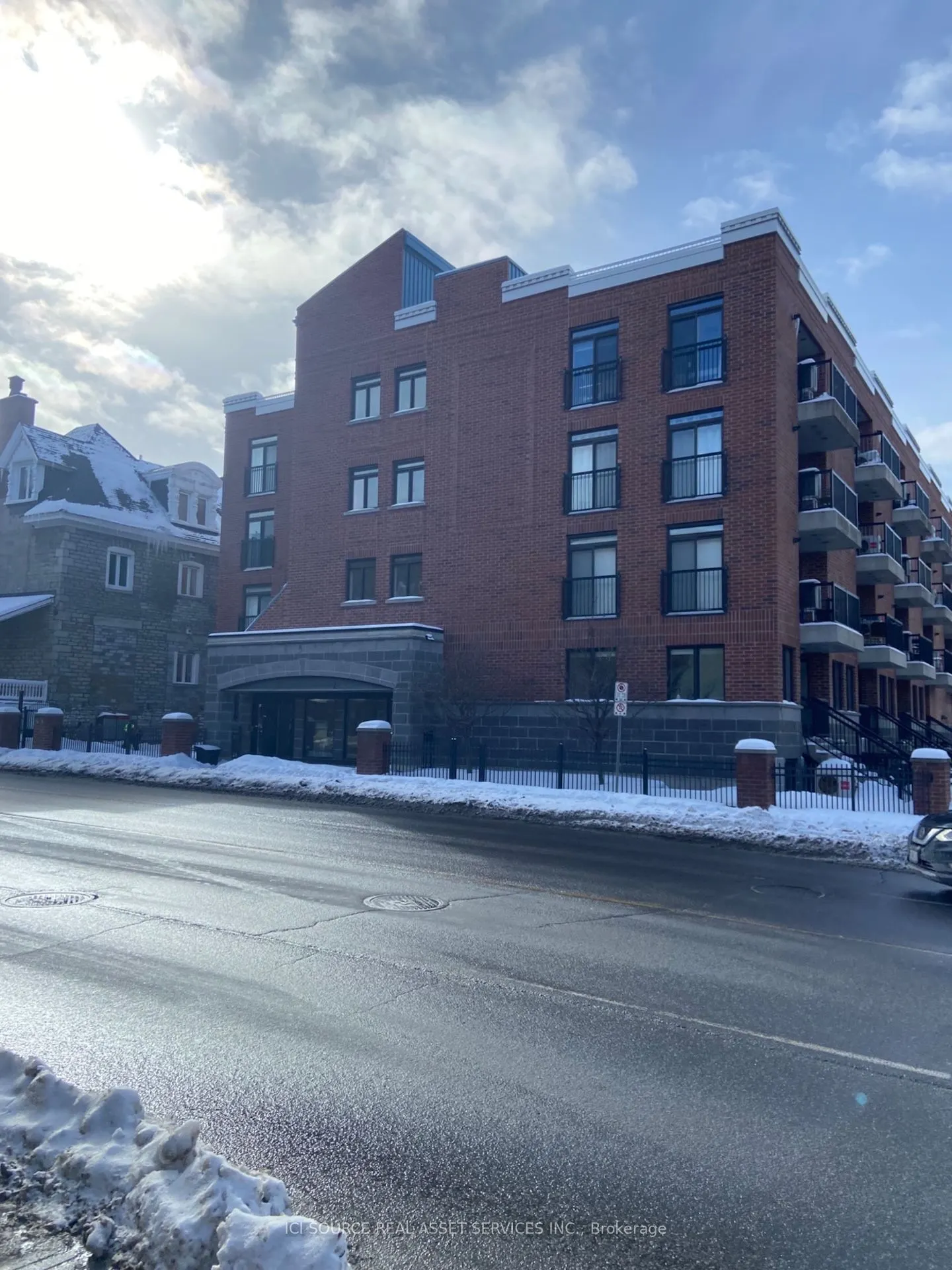 456 King Edward Avenue #306