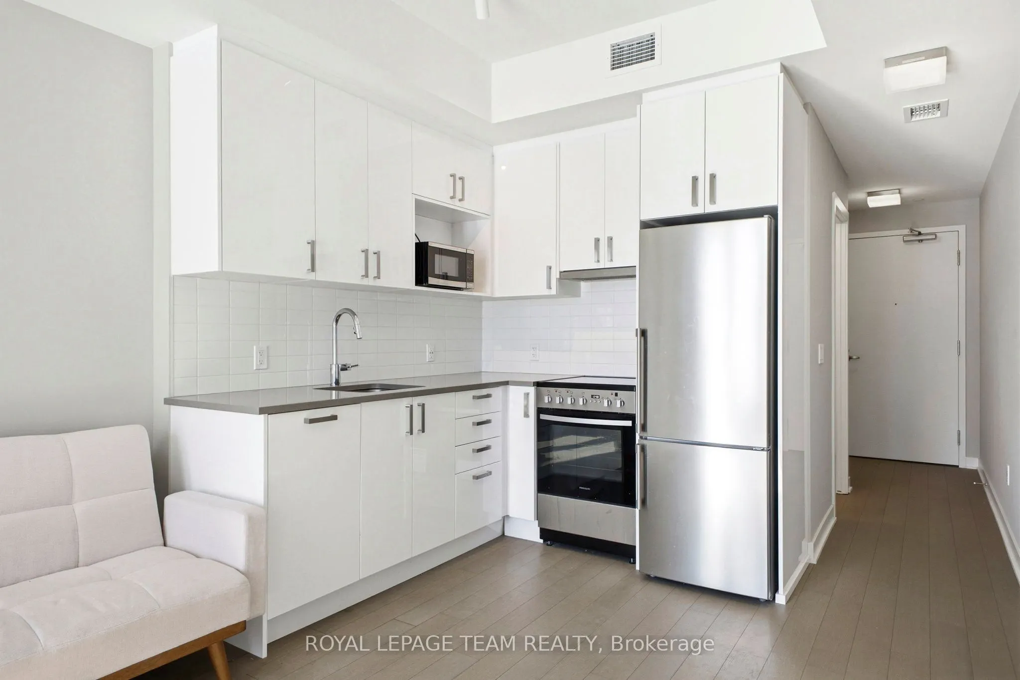 360 Deschatelets Avenue E #209