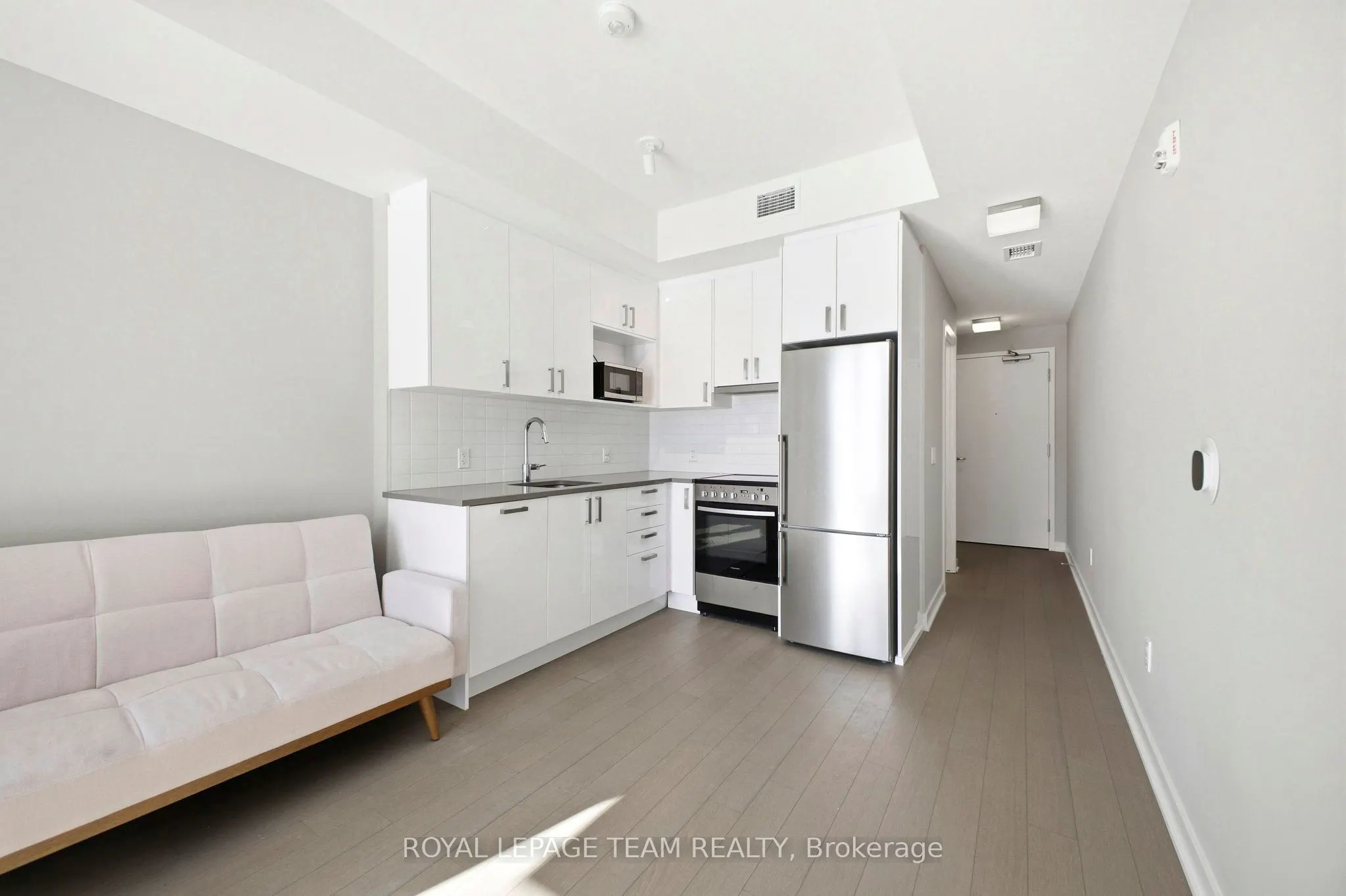 360 Deschatelets Avenue E #209