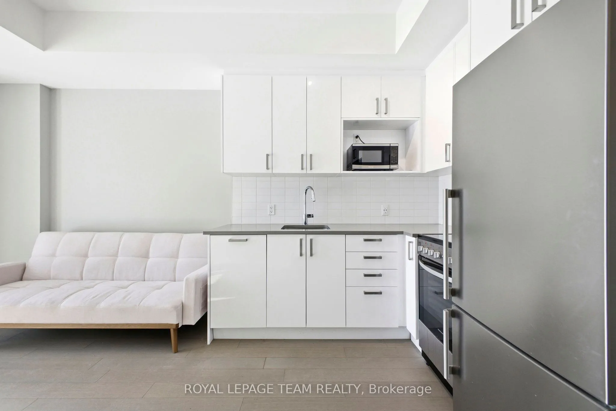 360 Deschatelets Avenue E #209