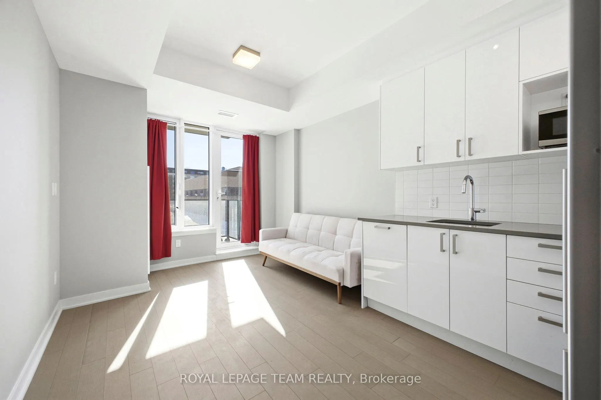 360 Deschatelets Avenue E #209