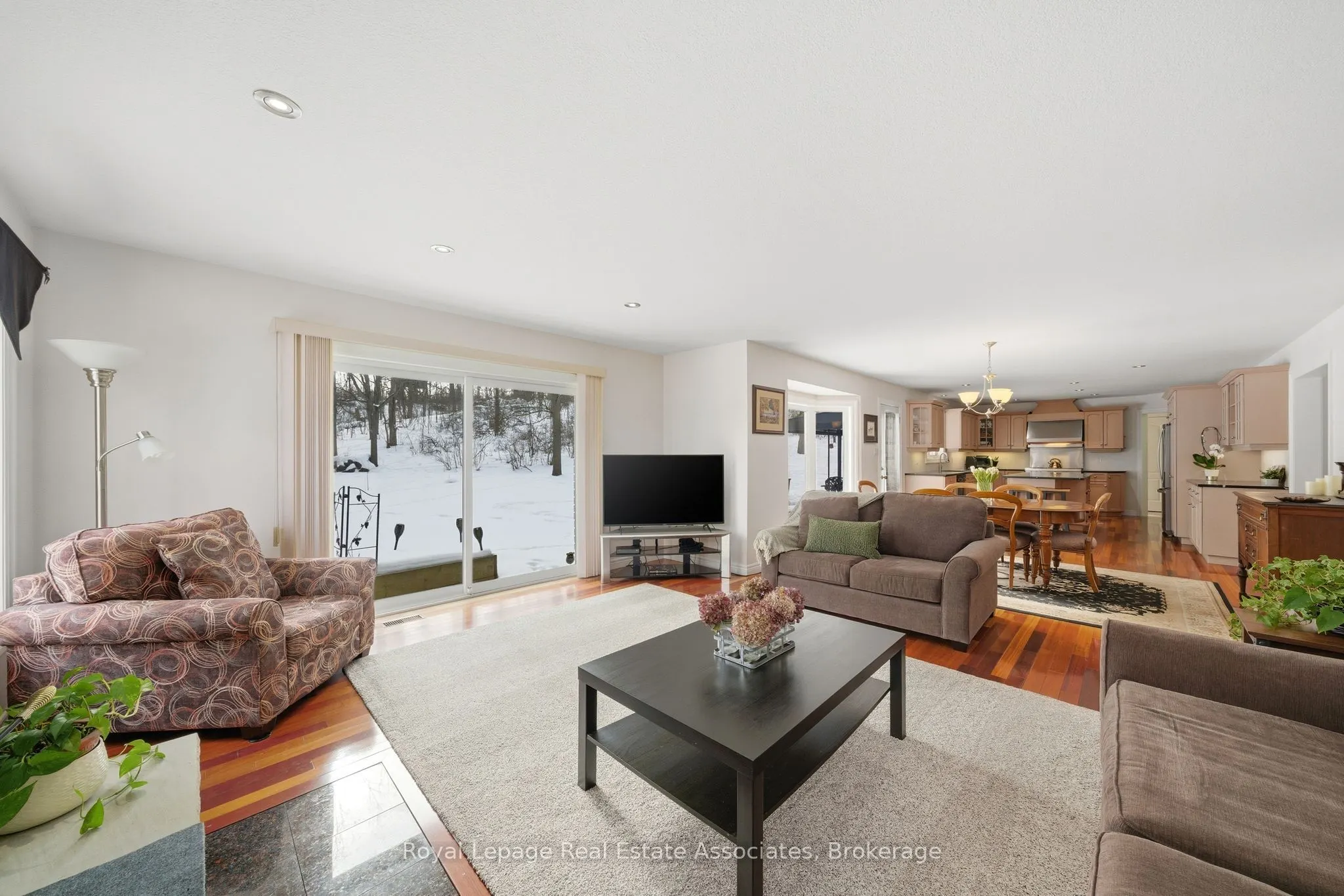 86 Ridge Road E