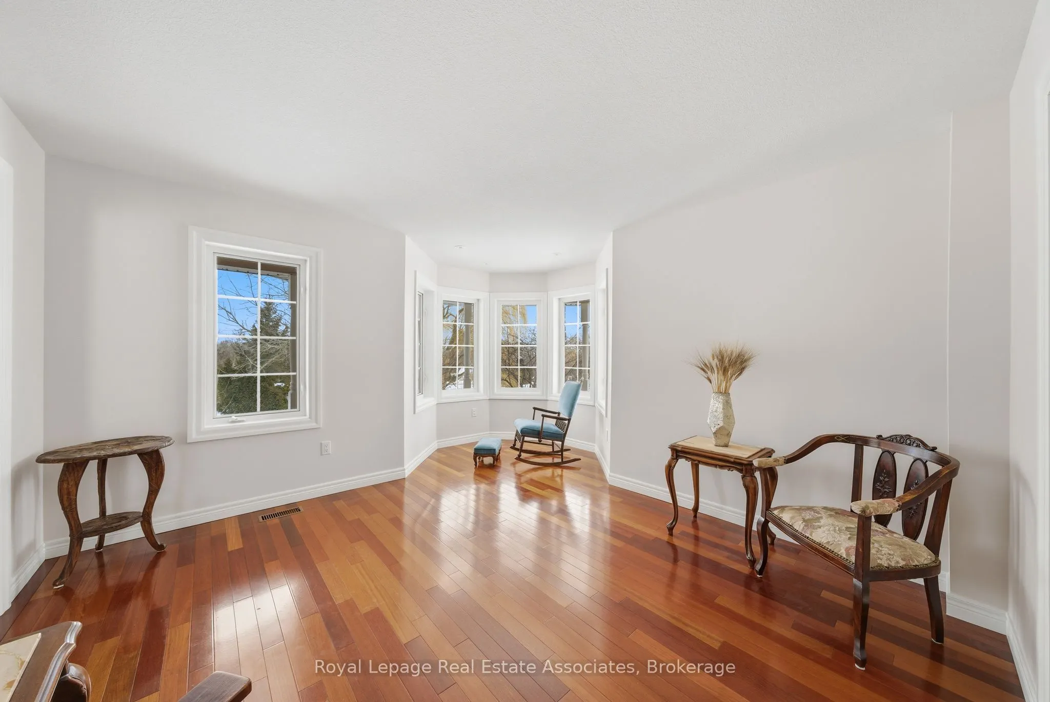 86 Ridge Road E