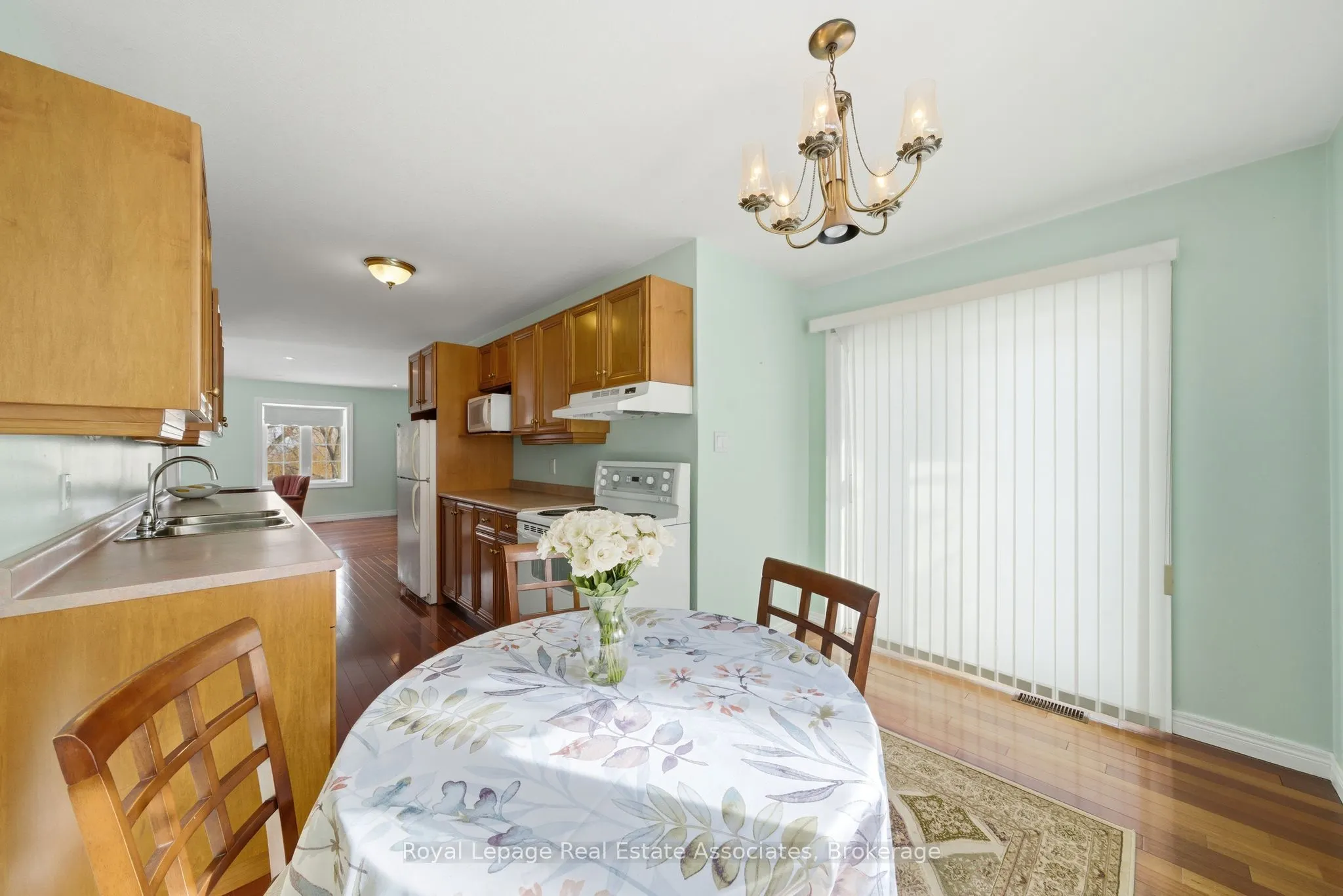 86 Ridge Road E