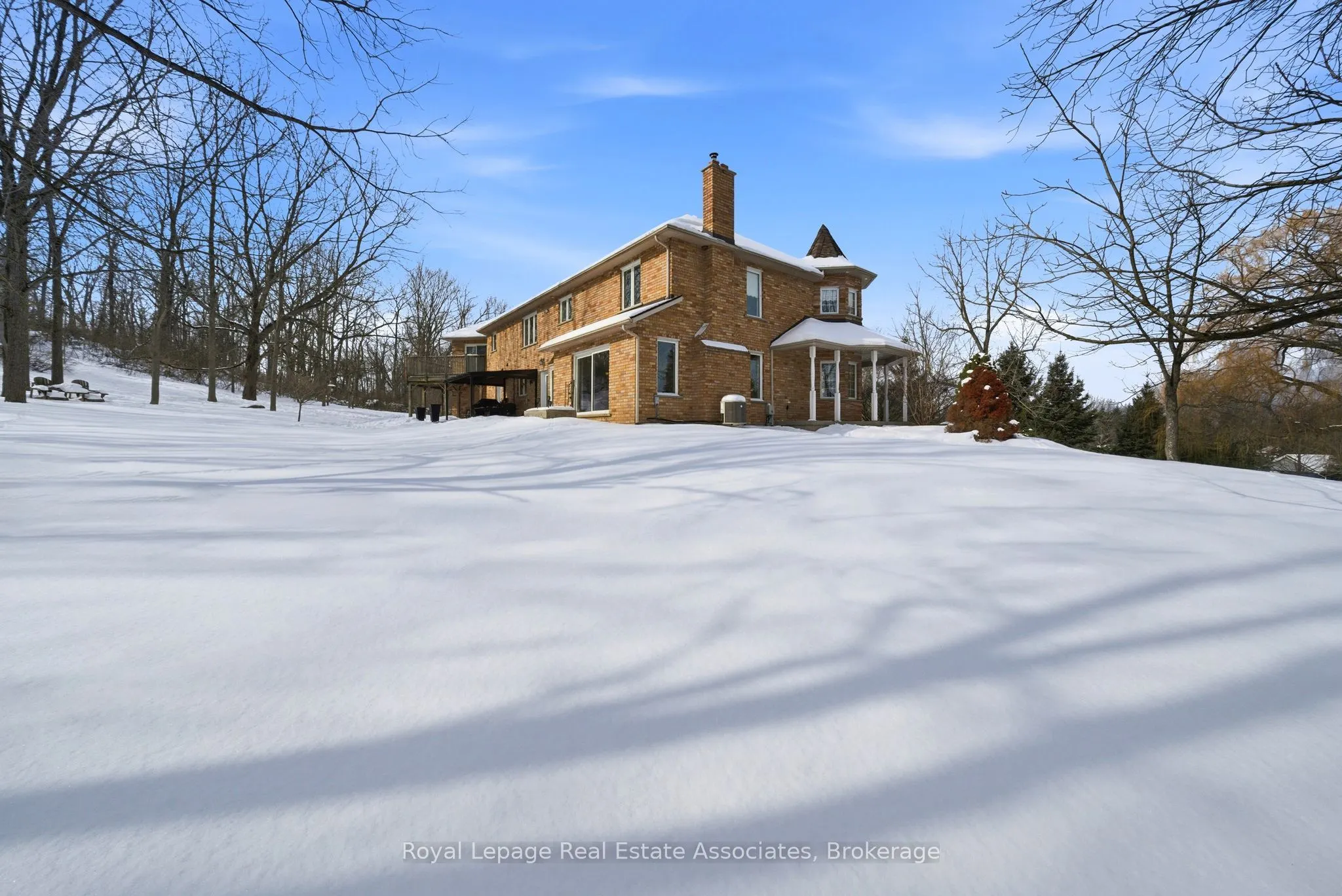 86 Ridge Road E