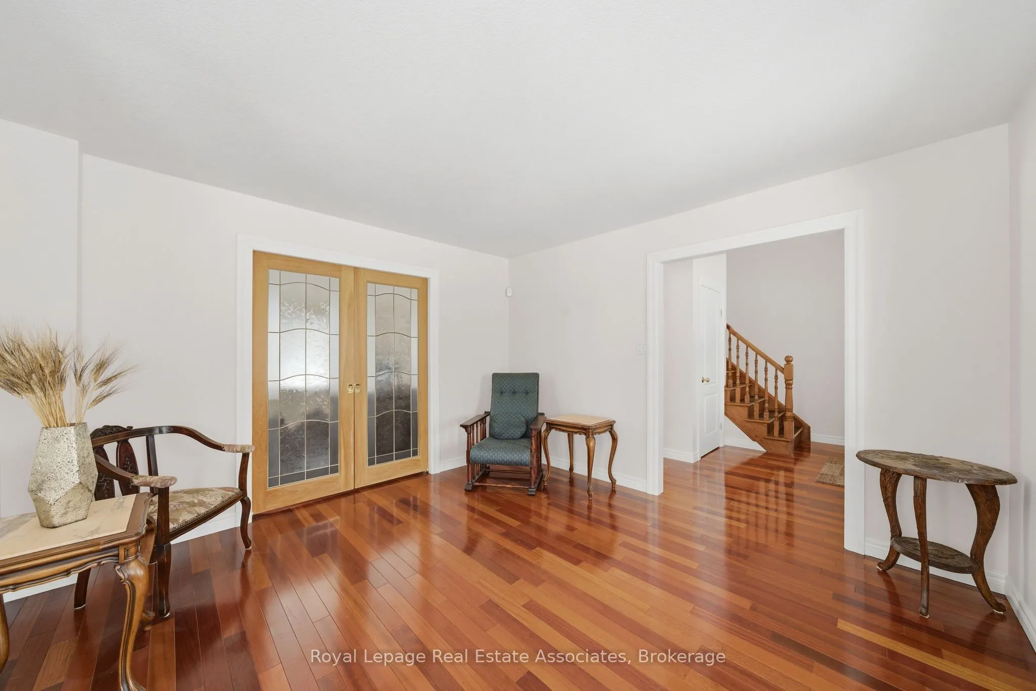 86 Ridge Road E
