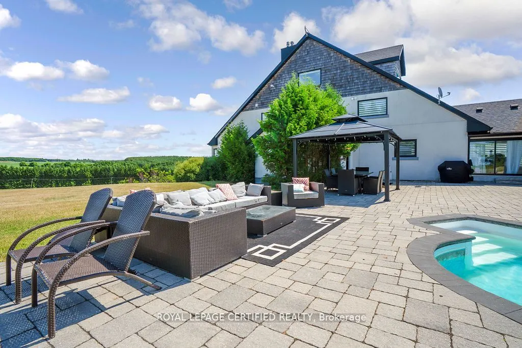 9170 Sideroad 27
