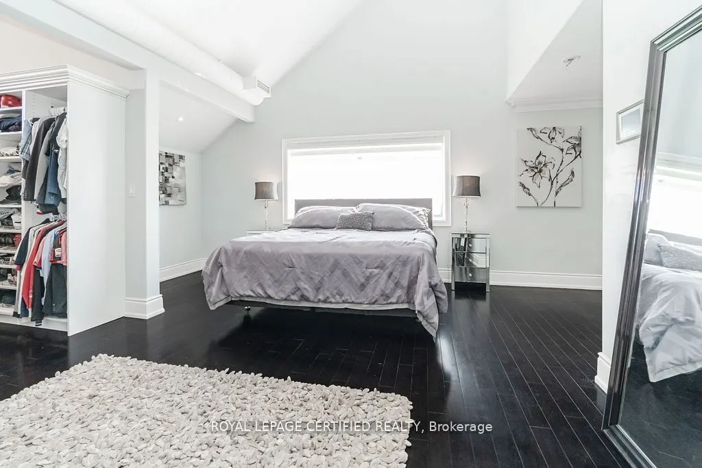 9170 Sideroad 27