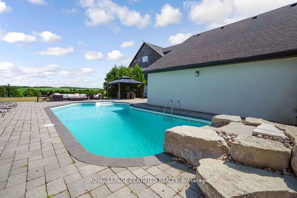 9170 Sideroad 27
