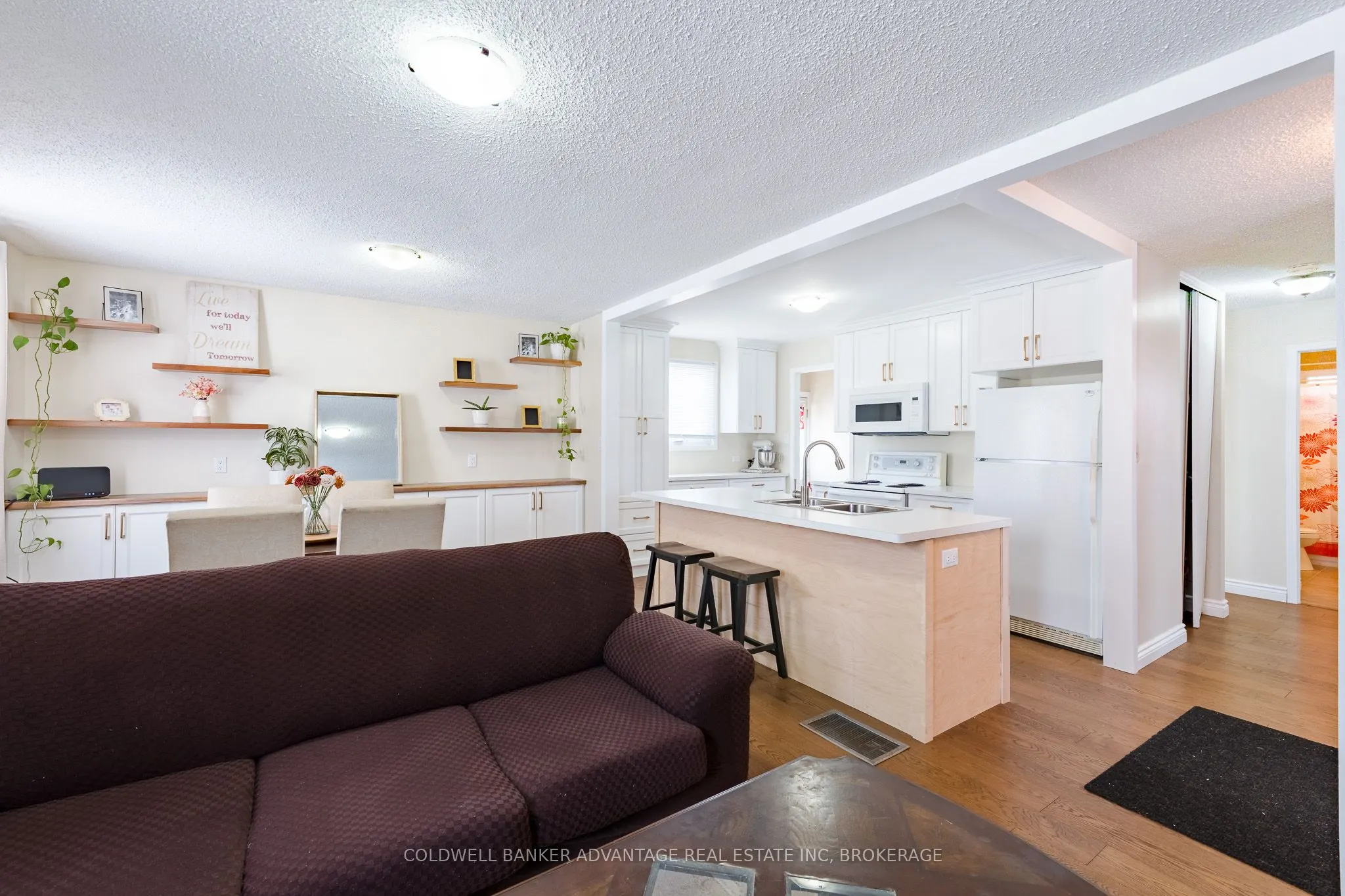 25 Newleaf Crescent