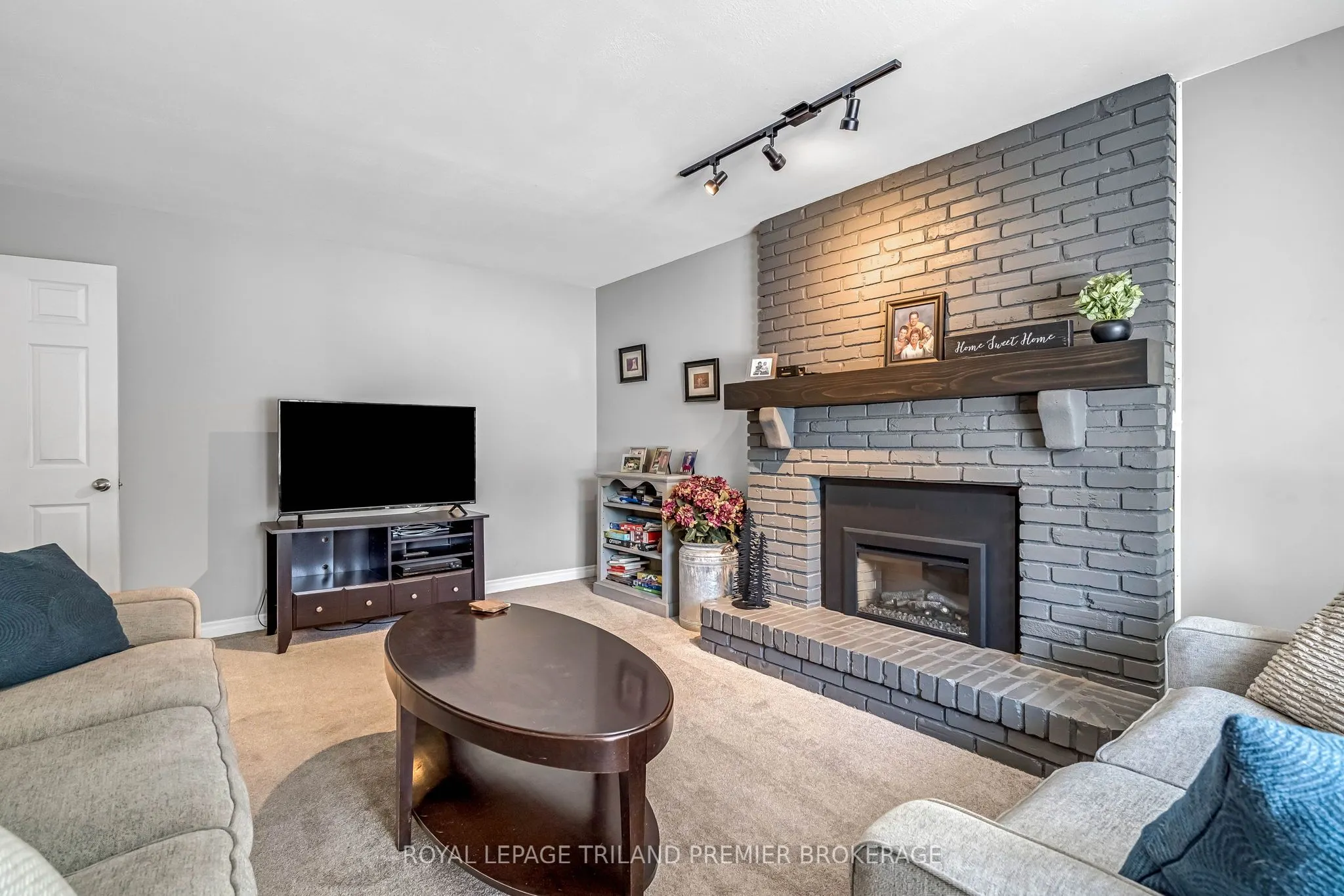 31 Foxcroft Crescent