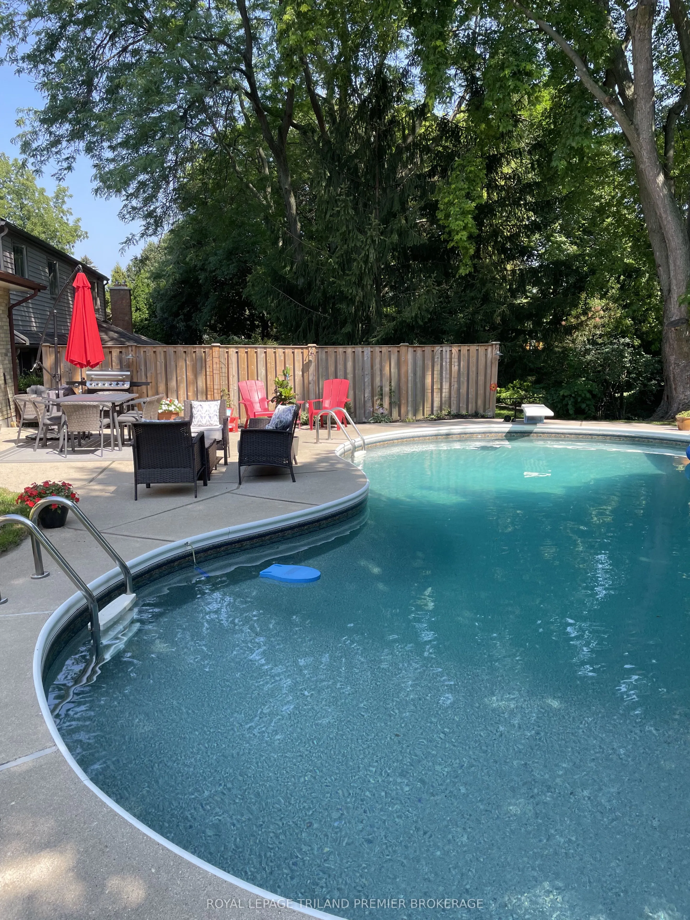 31 Foxcroft Crescent