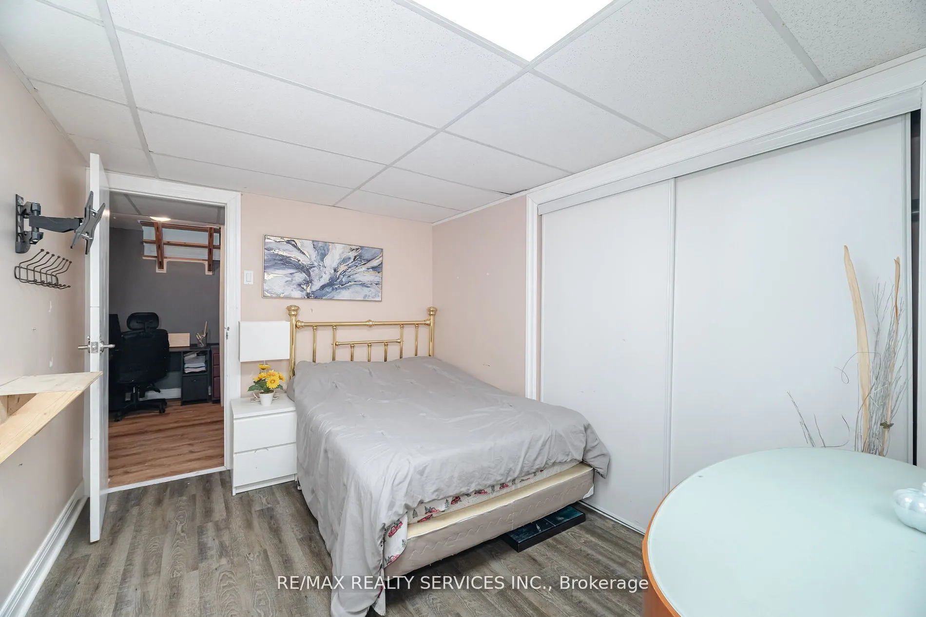 7 Shell Crescent
