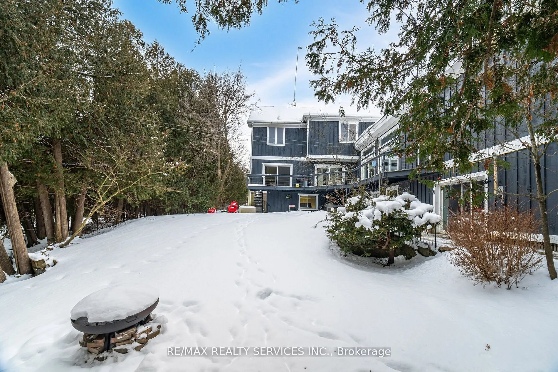 7 Shell Crescent
