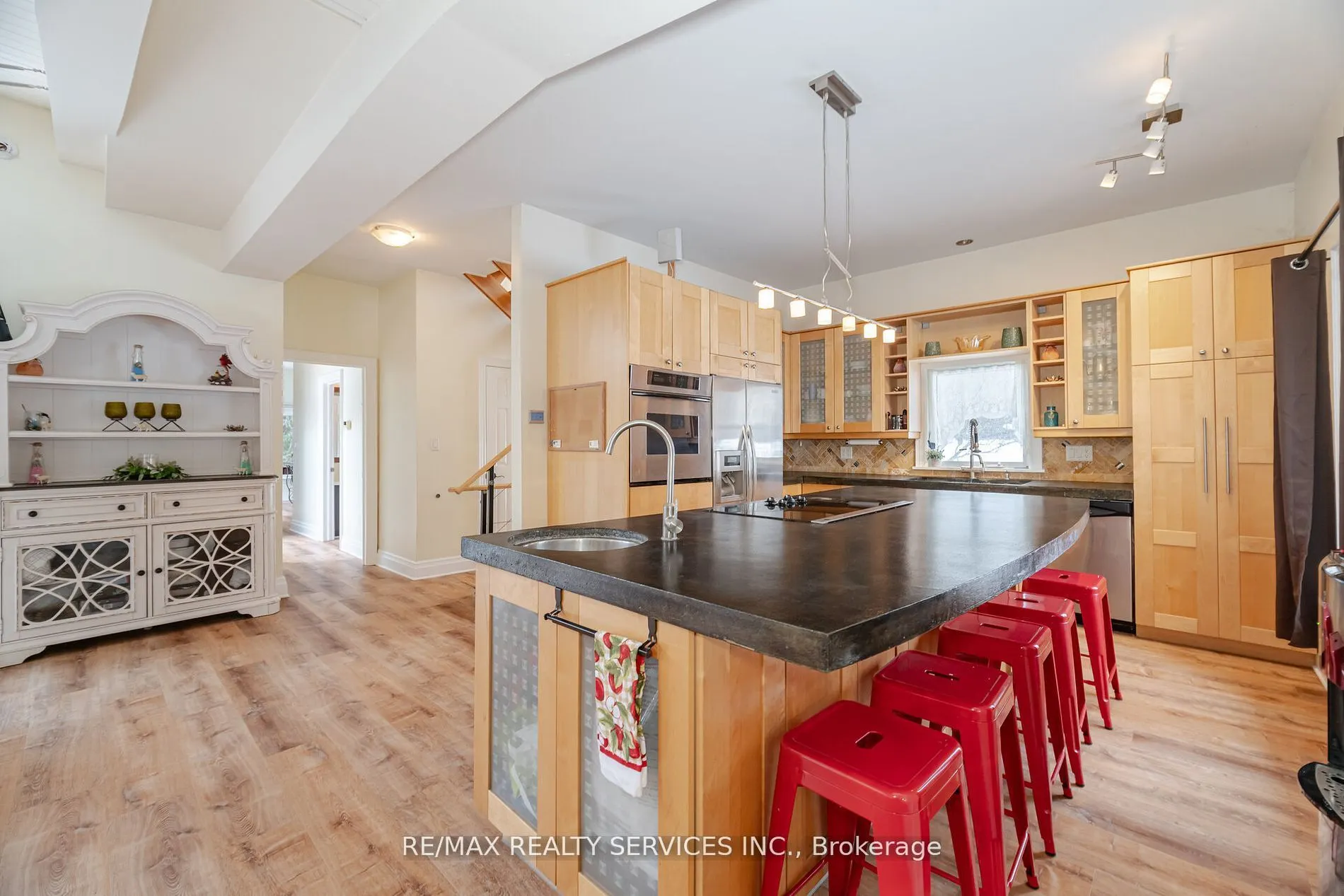 7 Shell Crescent