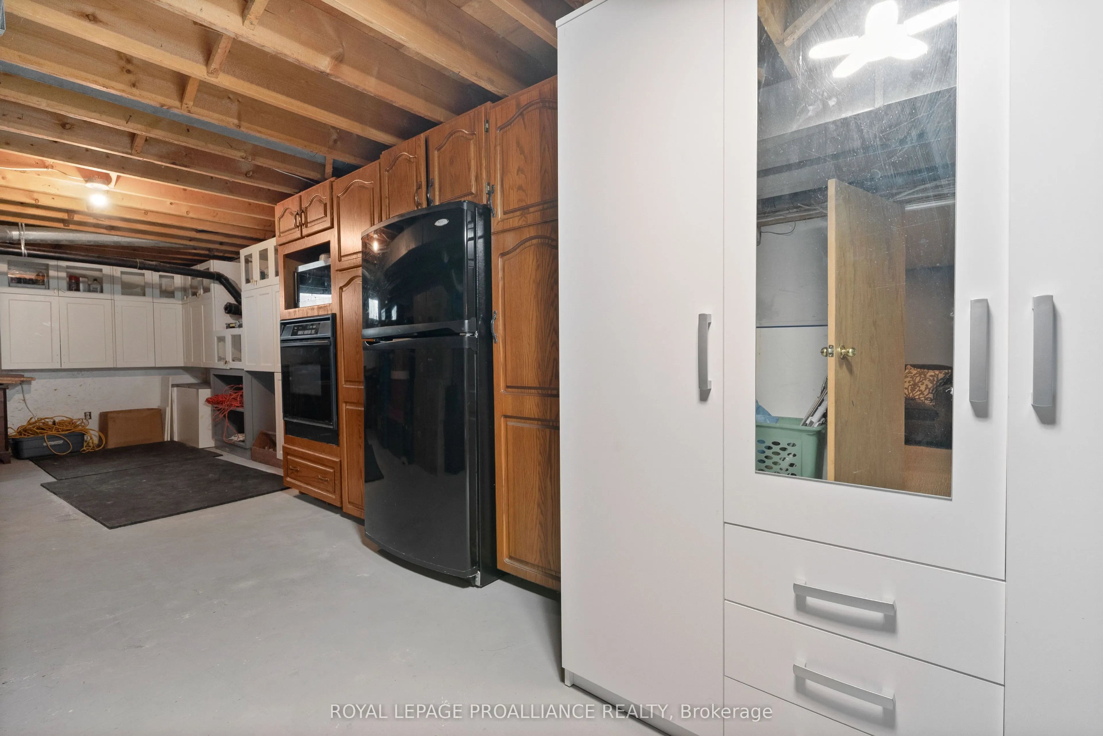 288 Edward Street W