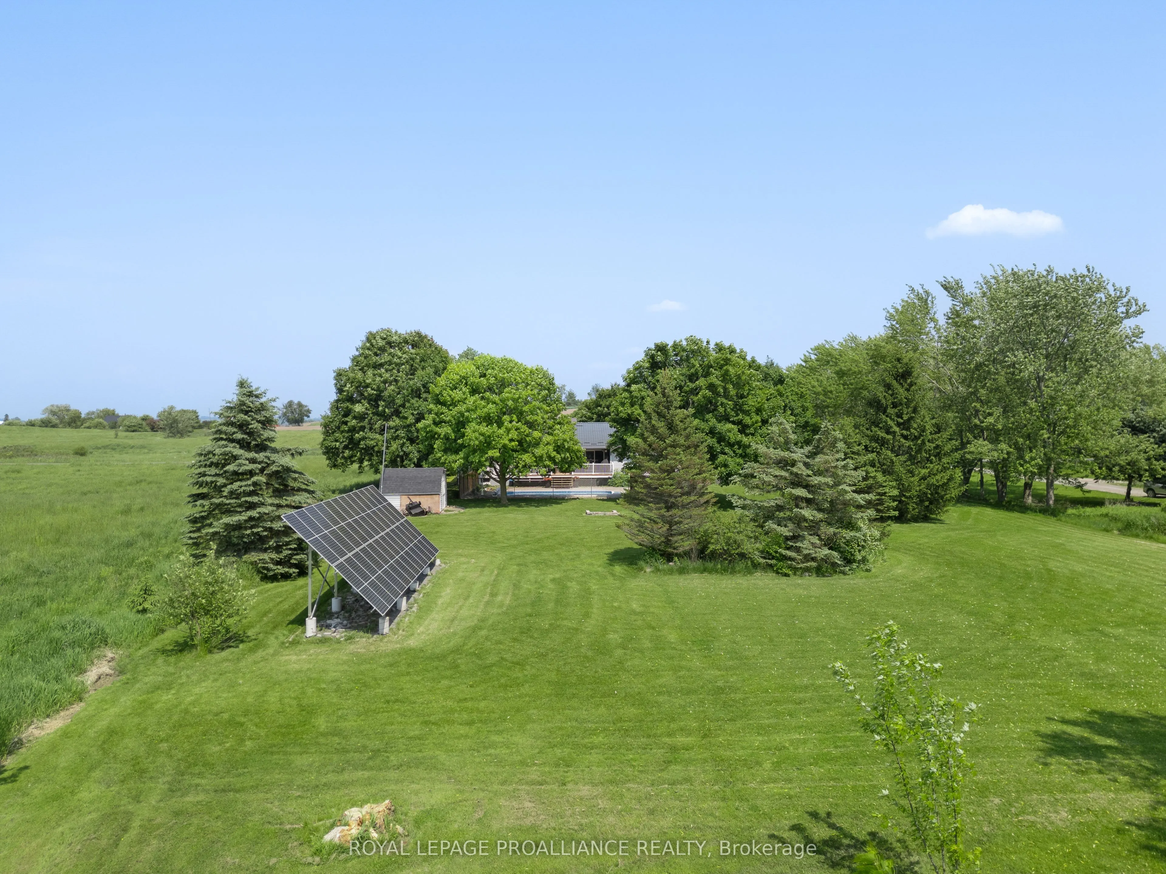 288 Edward Street W