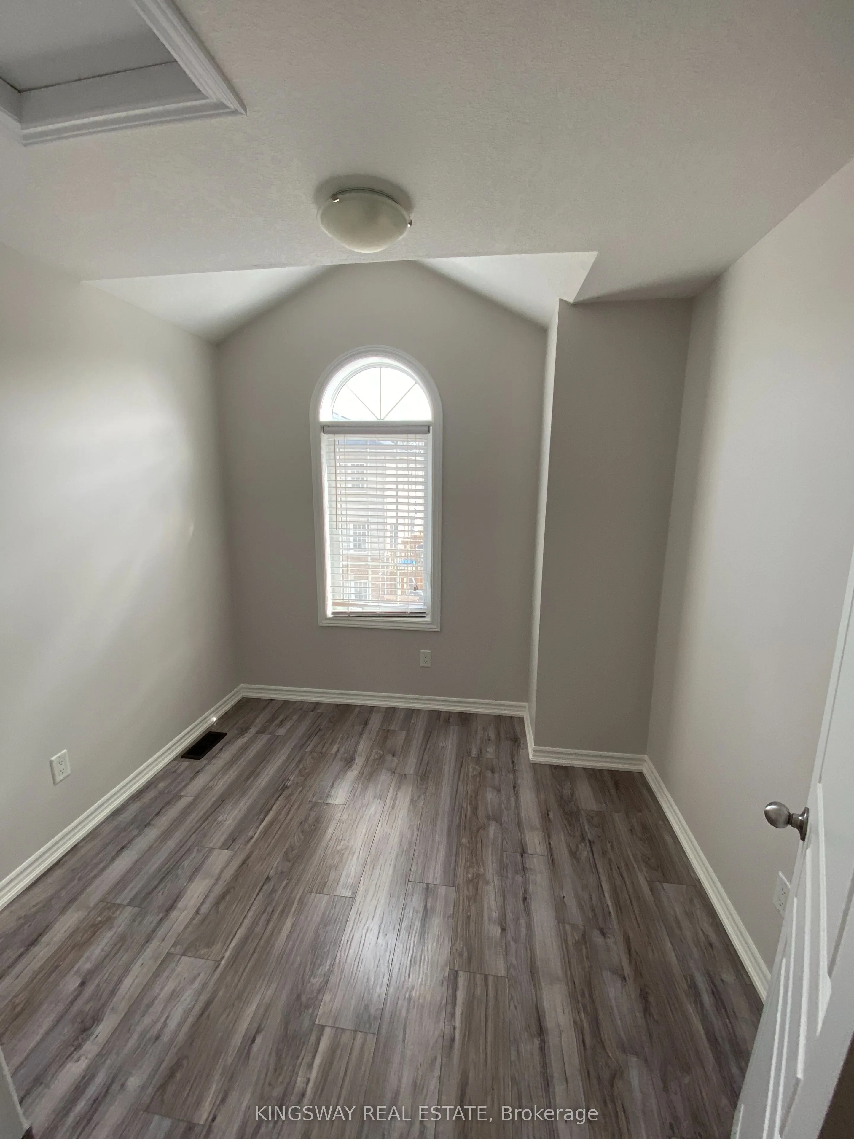 16 Kenridge Terrace