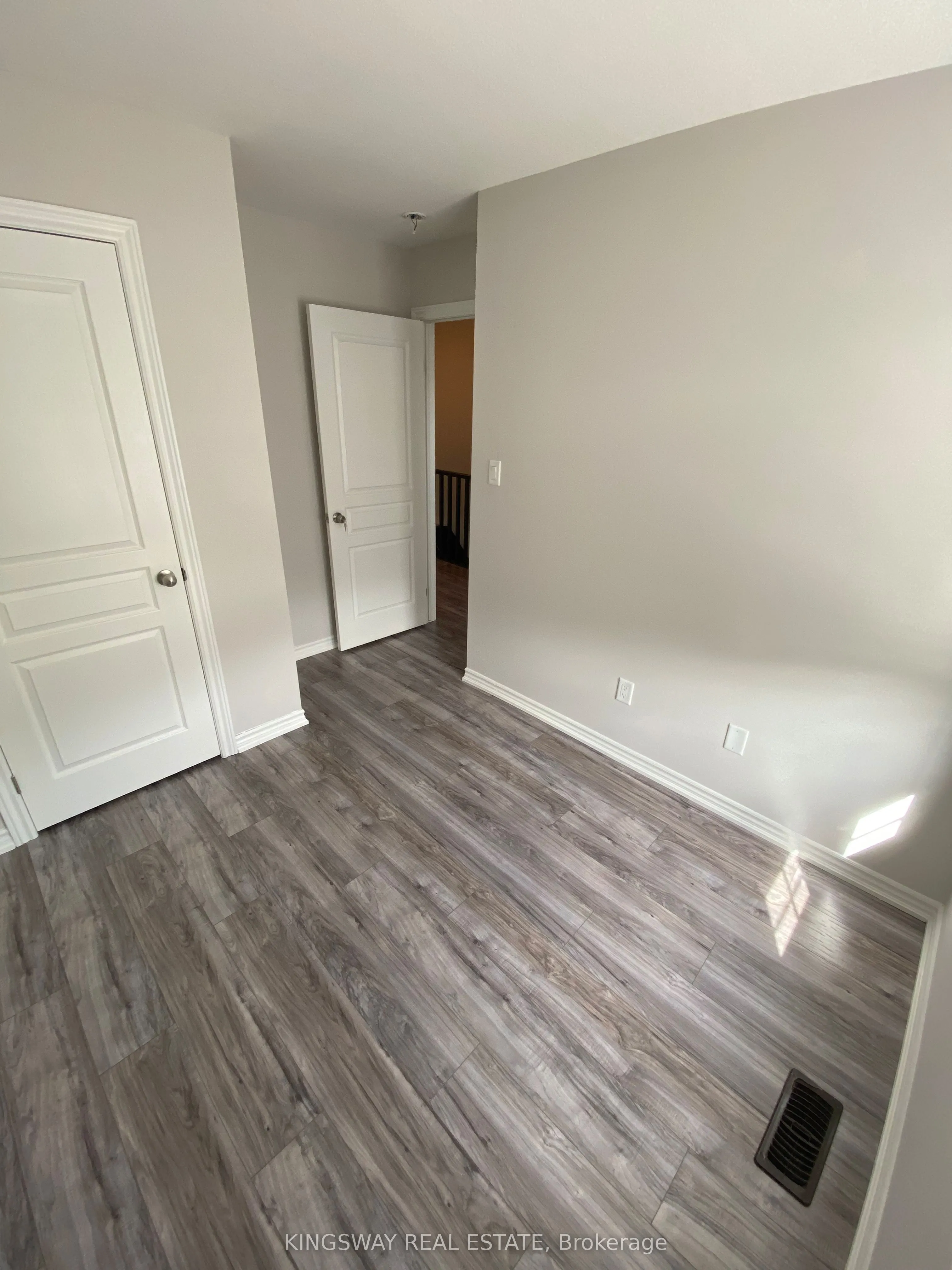 16 Kenridge Terrace