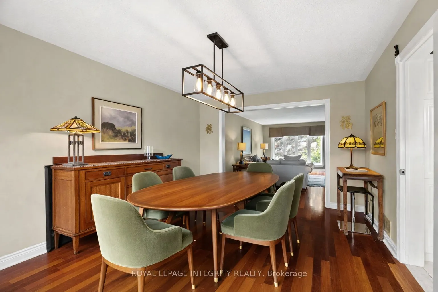 6 Marchbrook Circle