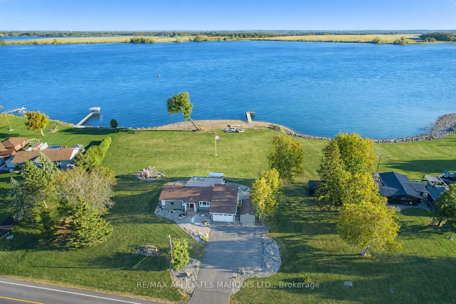 11728 Lakeshore Drive