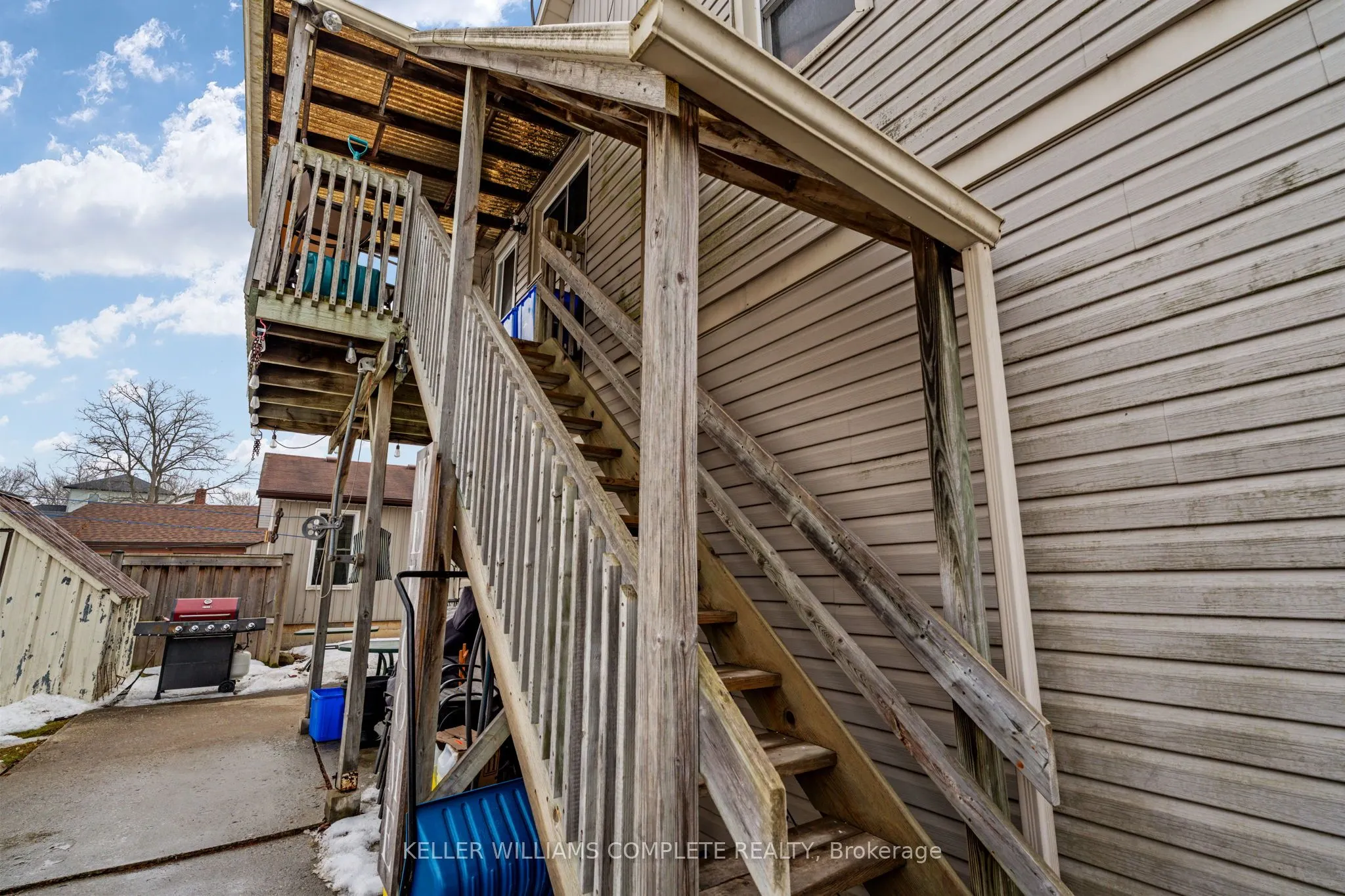 2 MILL Street E