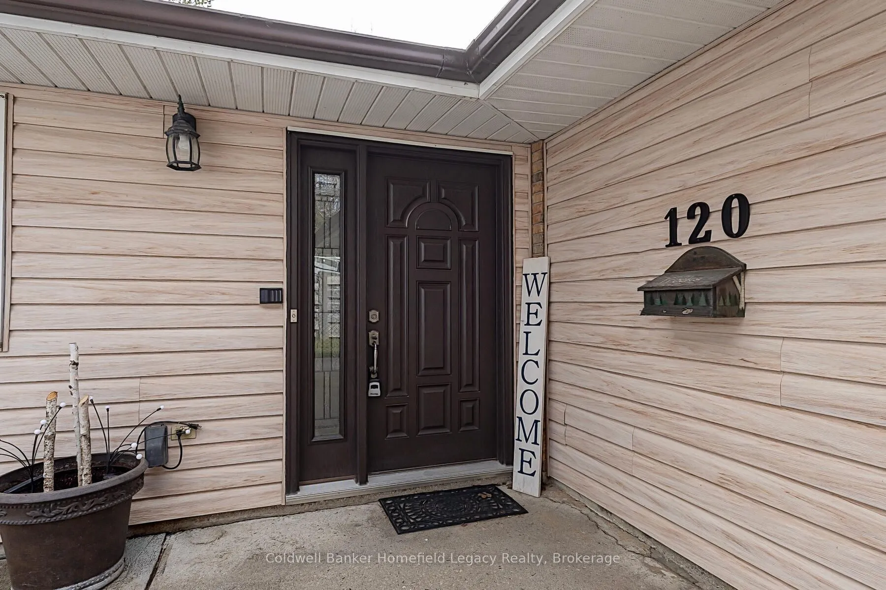 120 Jones Street W