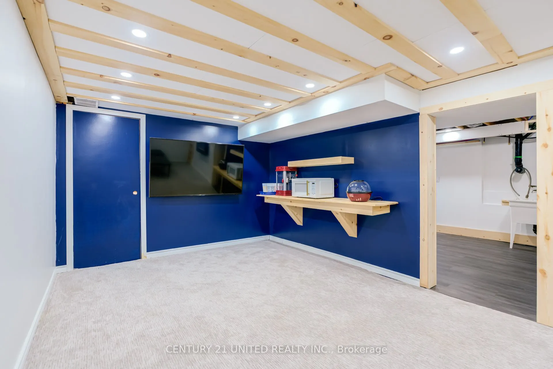 32 Teds Lane