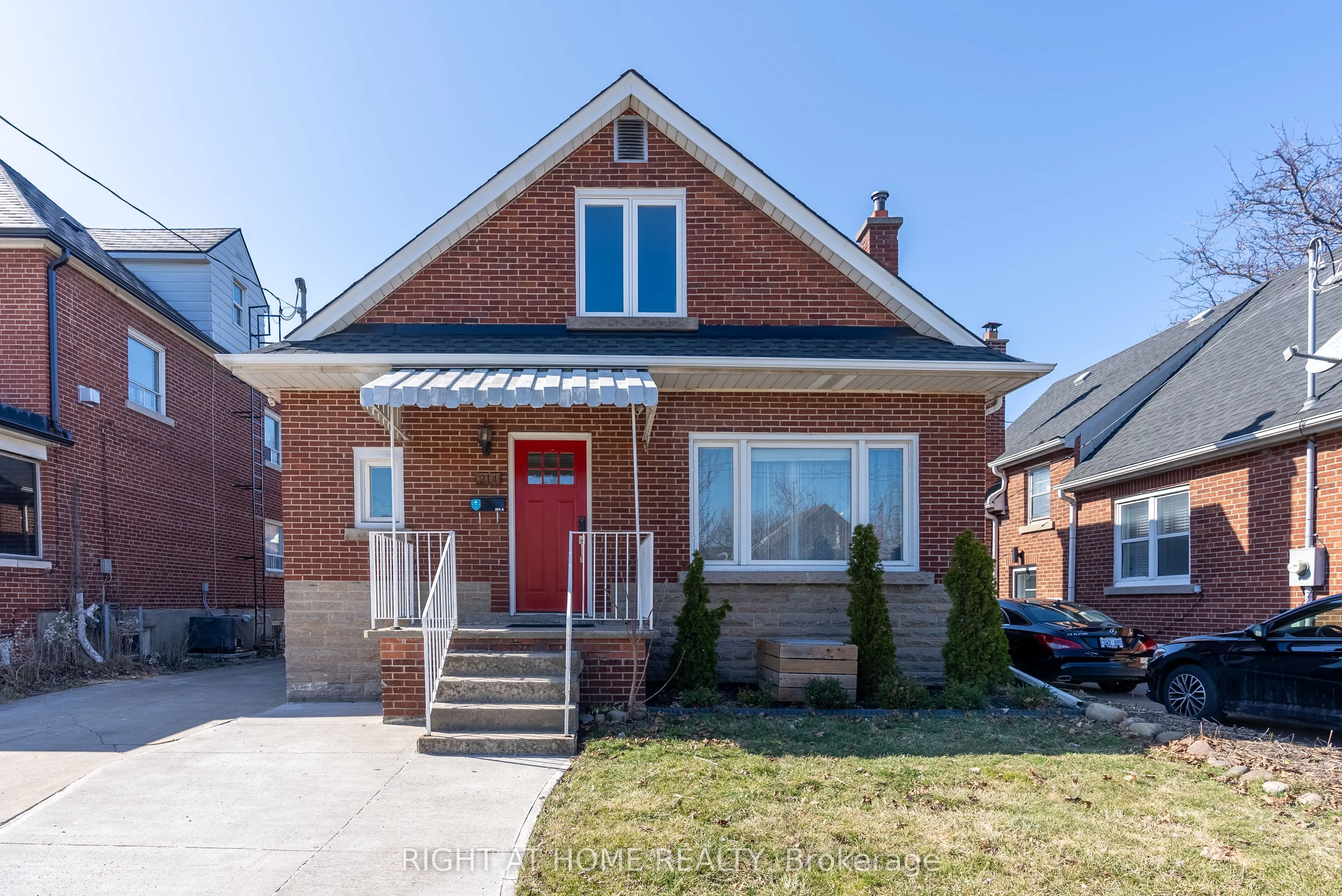 214 Kenilworth Avenue S