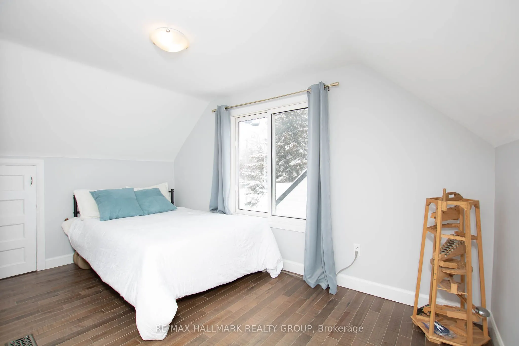 929 Merivale Road