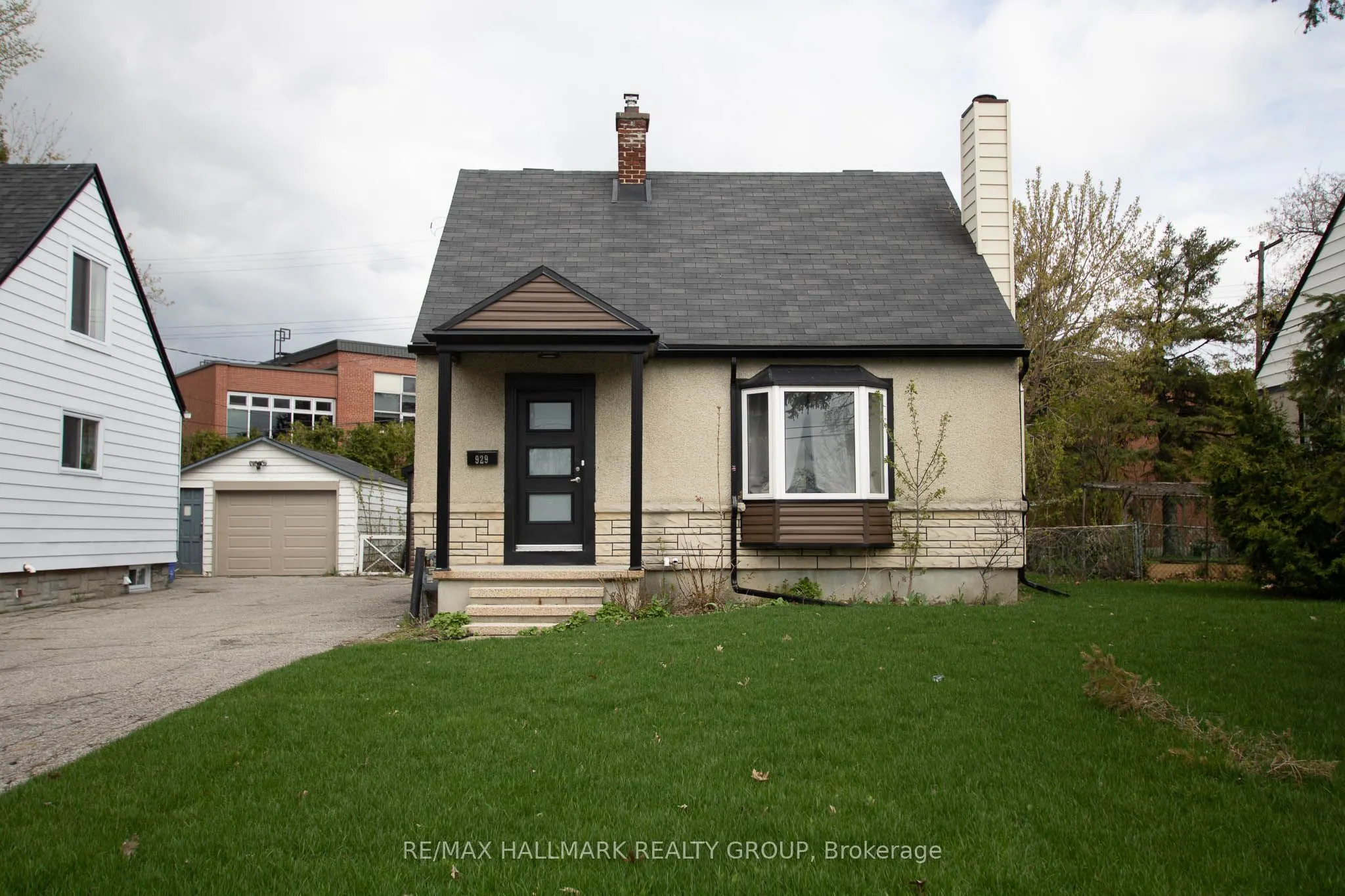 929 Merivale Road