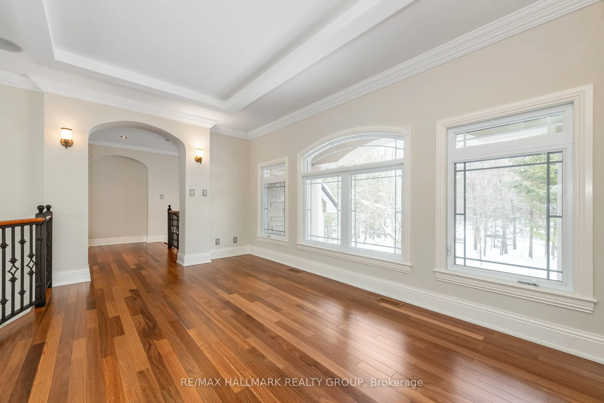 5800 Queenscourt Crescent