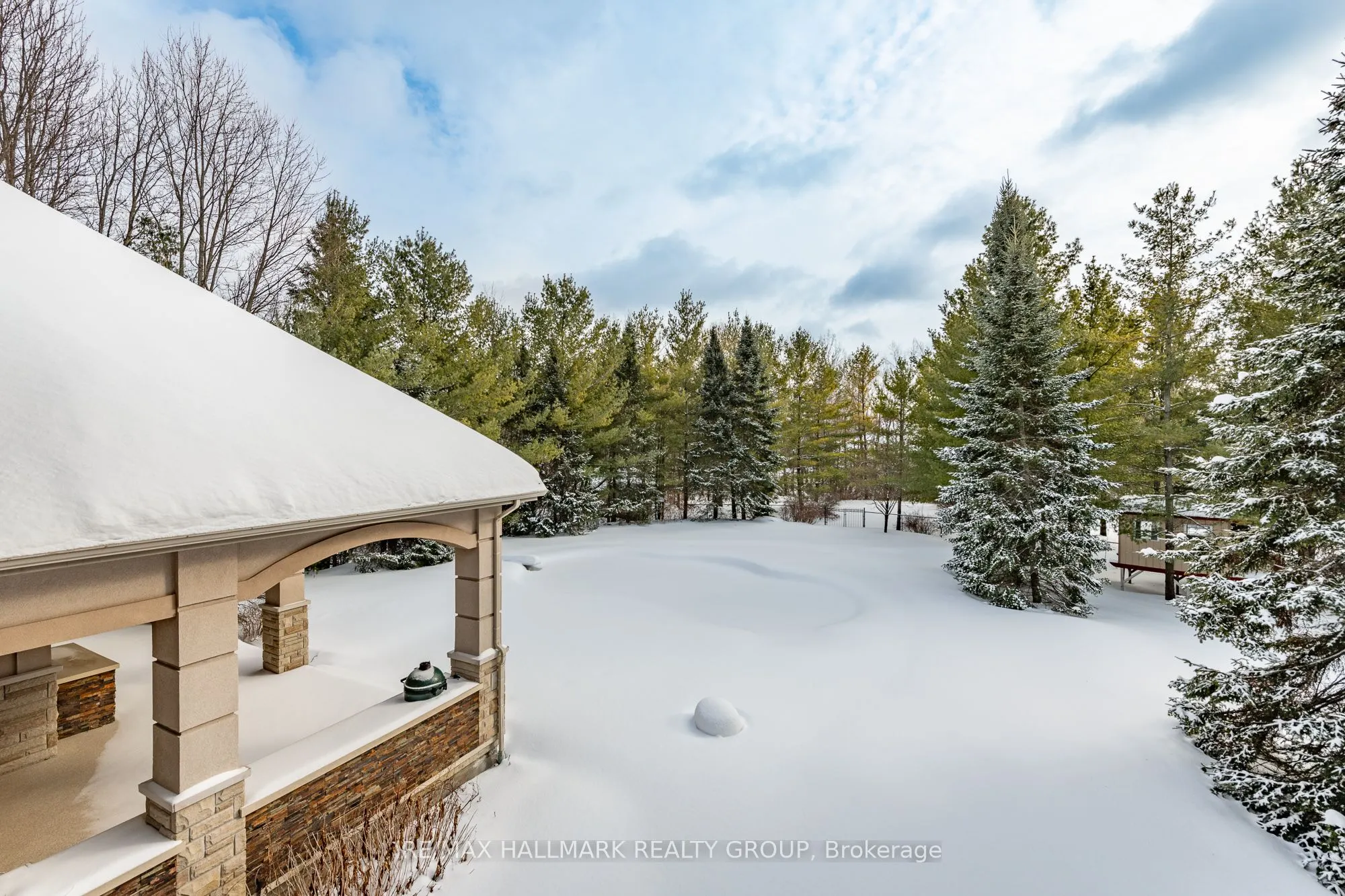 5800 Queenscourt Crescent