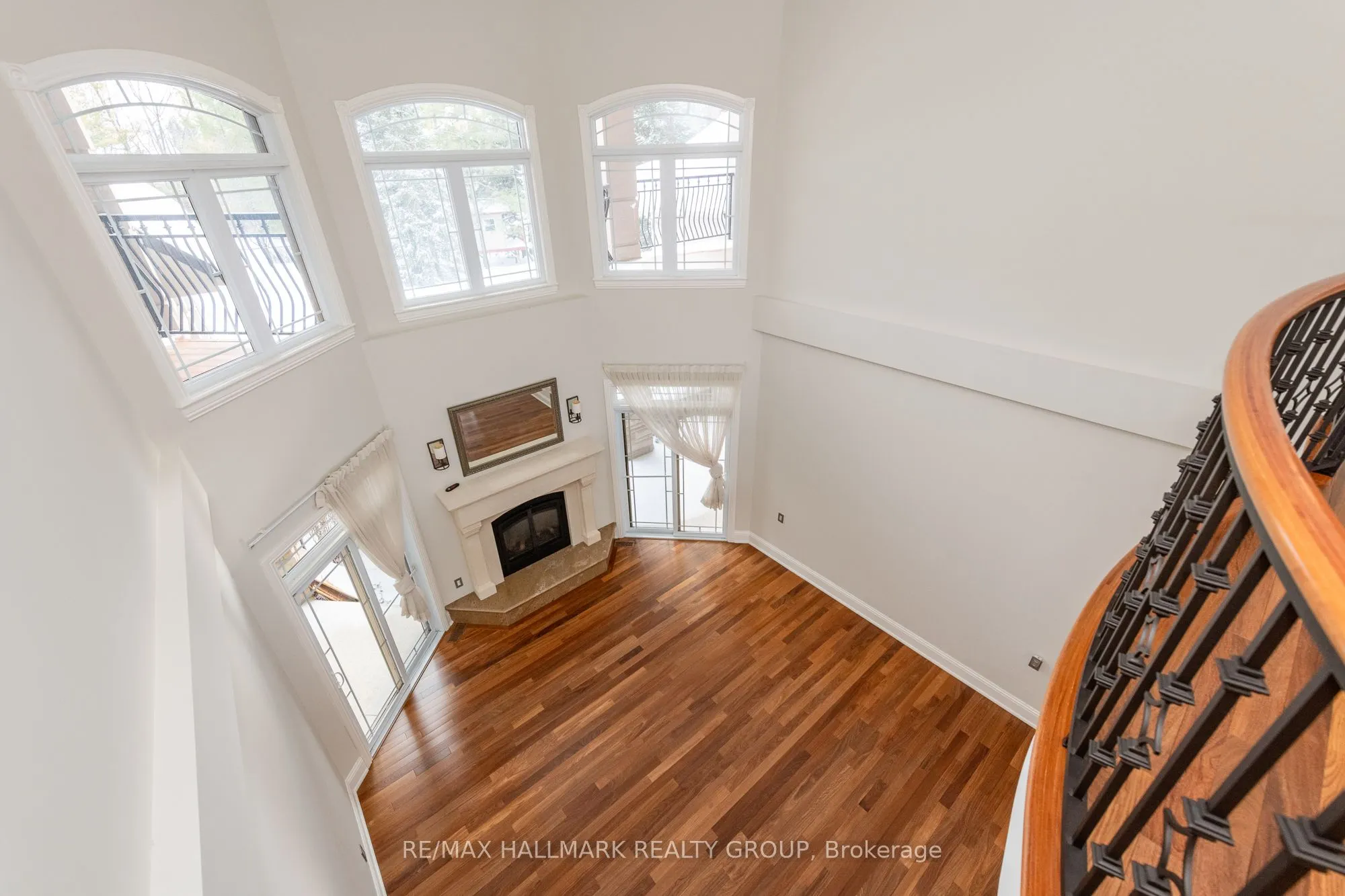 5800 Queenscourt Crescent