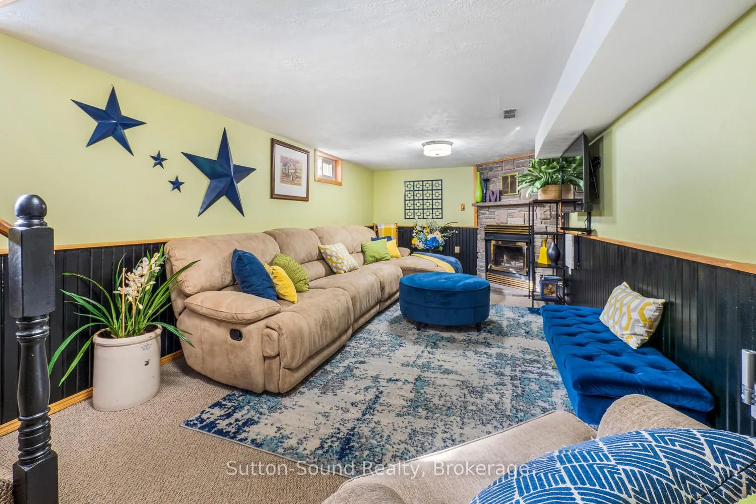 35 Pine Tree Drive