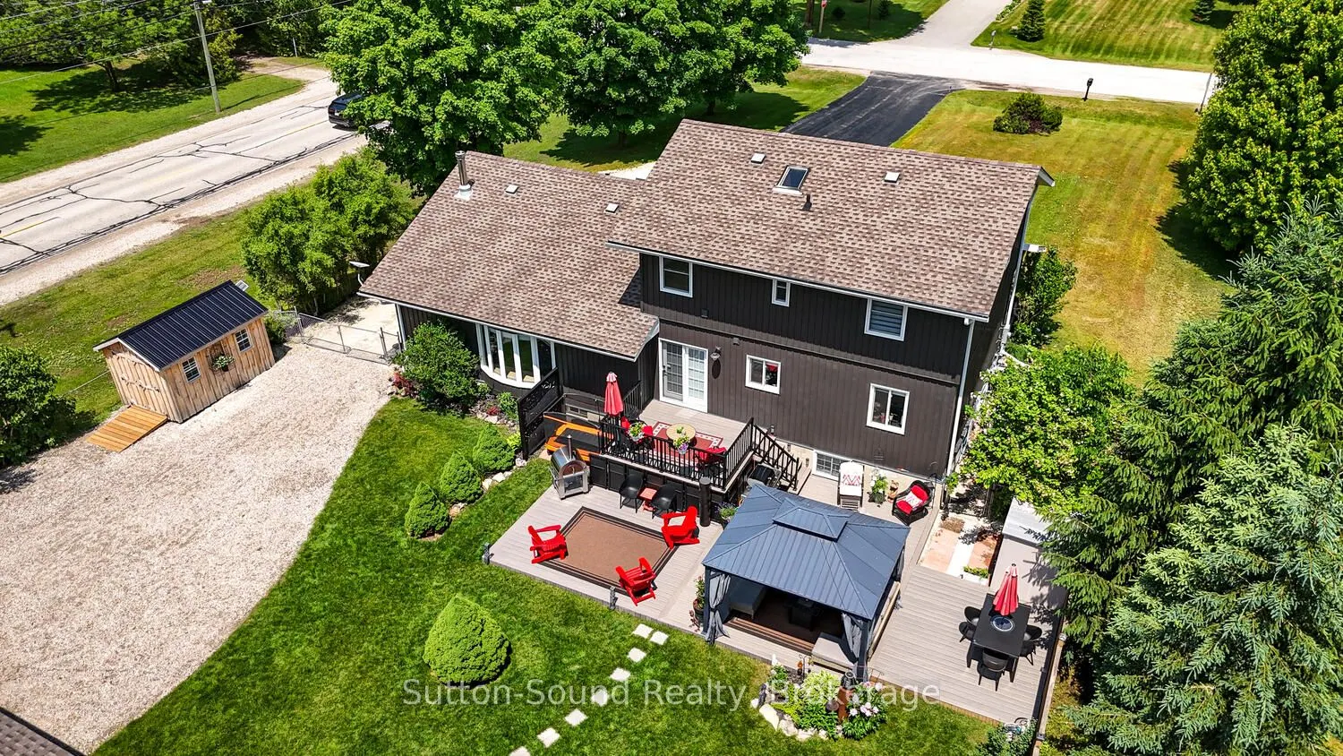 35 Pine Tree Drive
