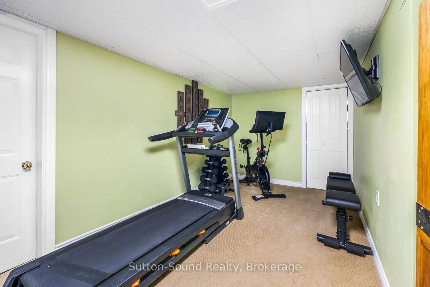 35 Pine Tree Drive