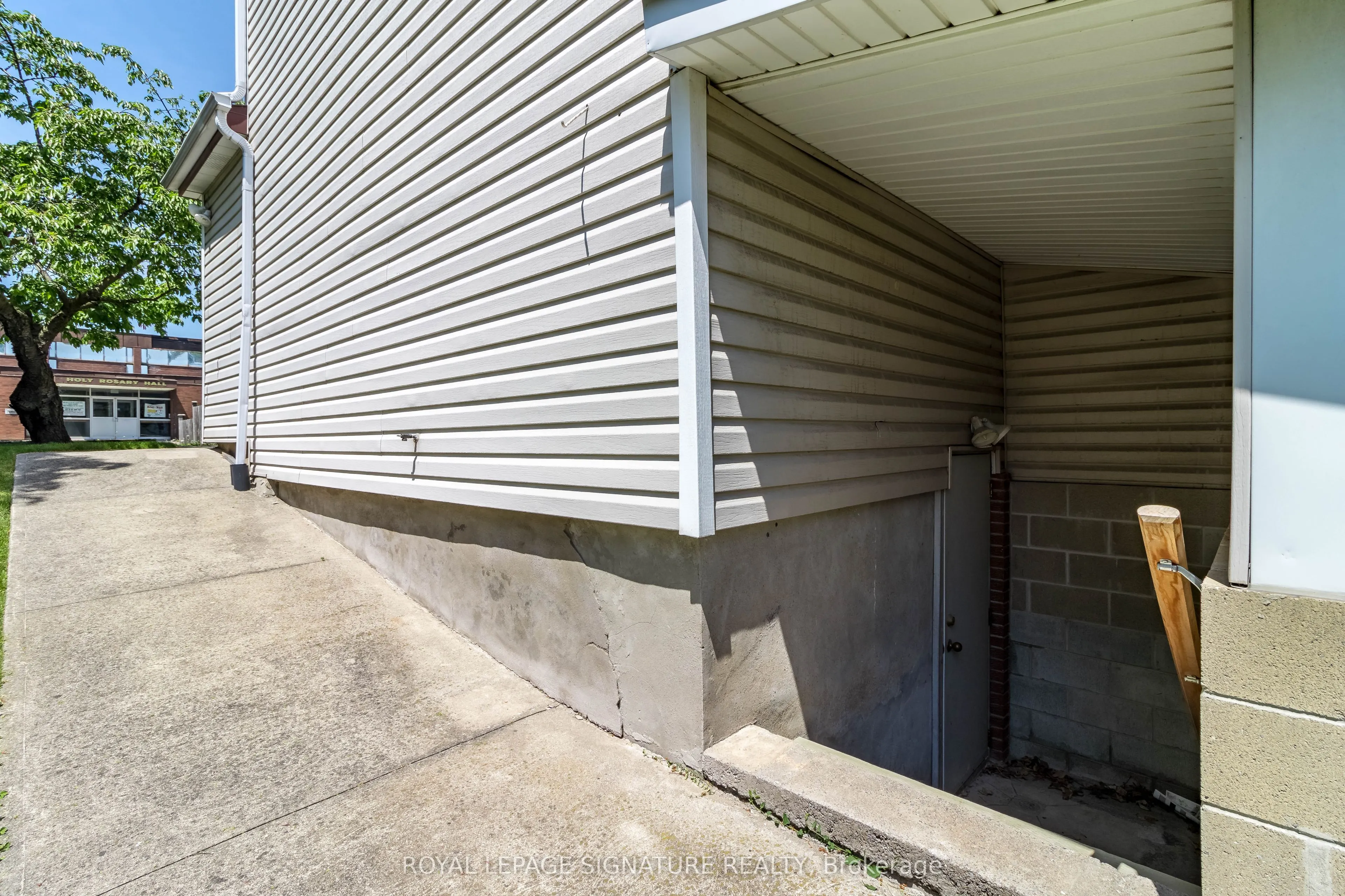 23 Sullivan Avenue