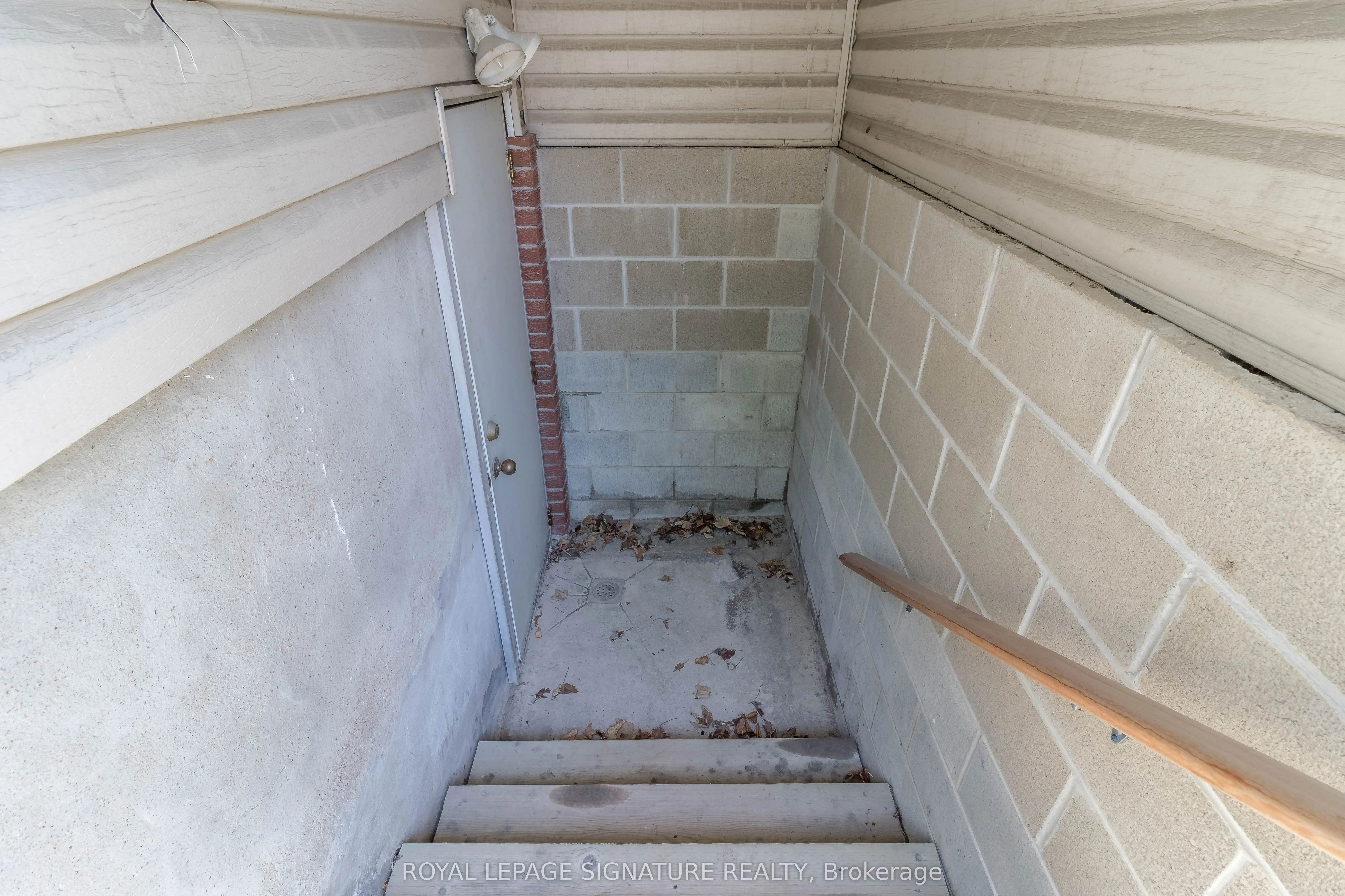 23 Sullivan Avenue