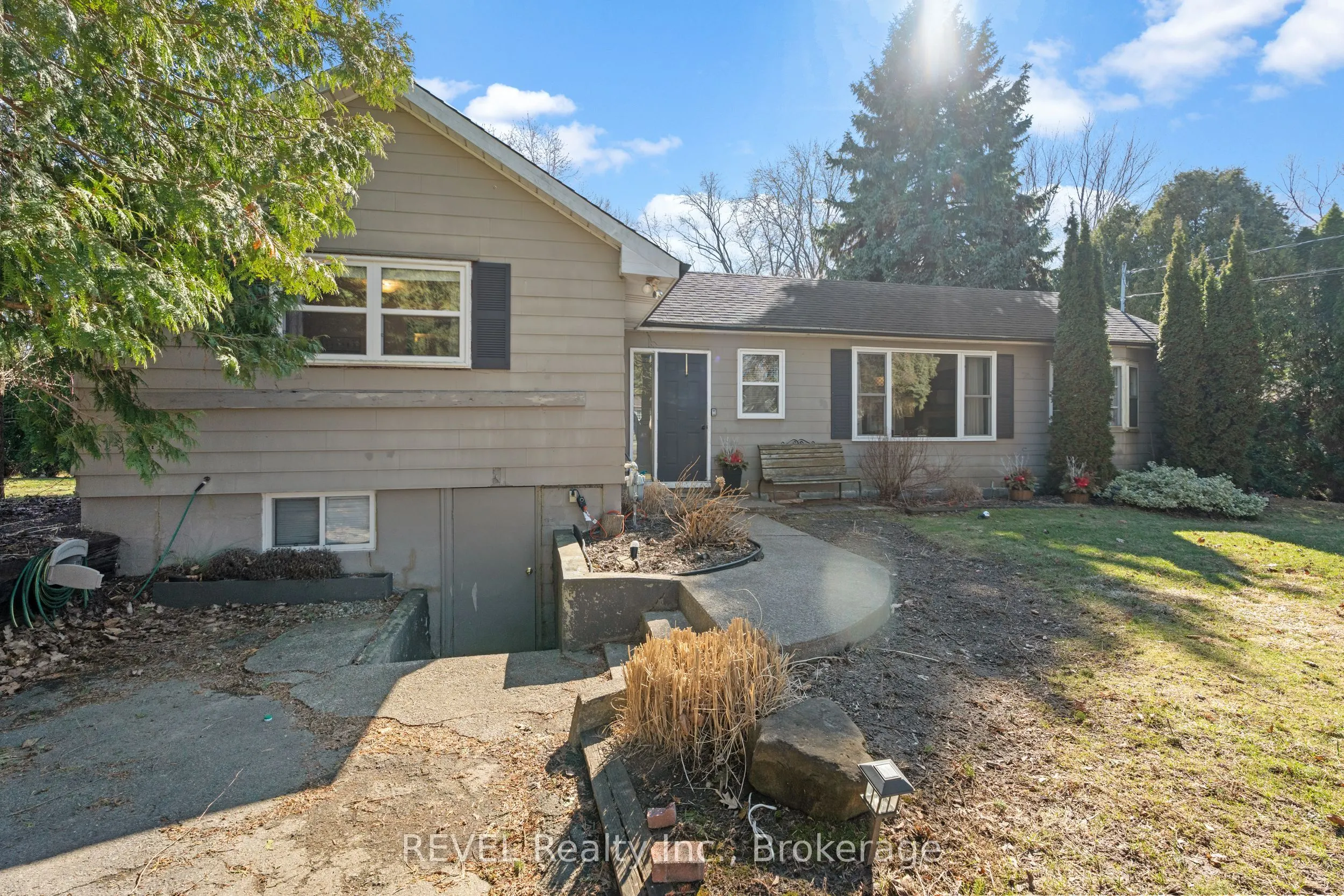 639 Penner Street