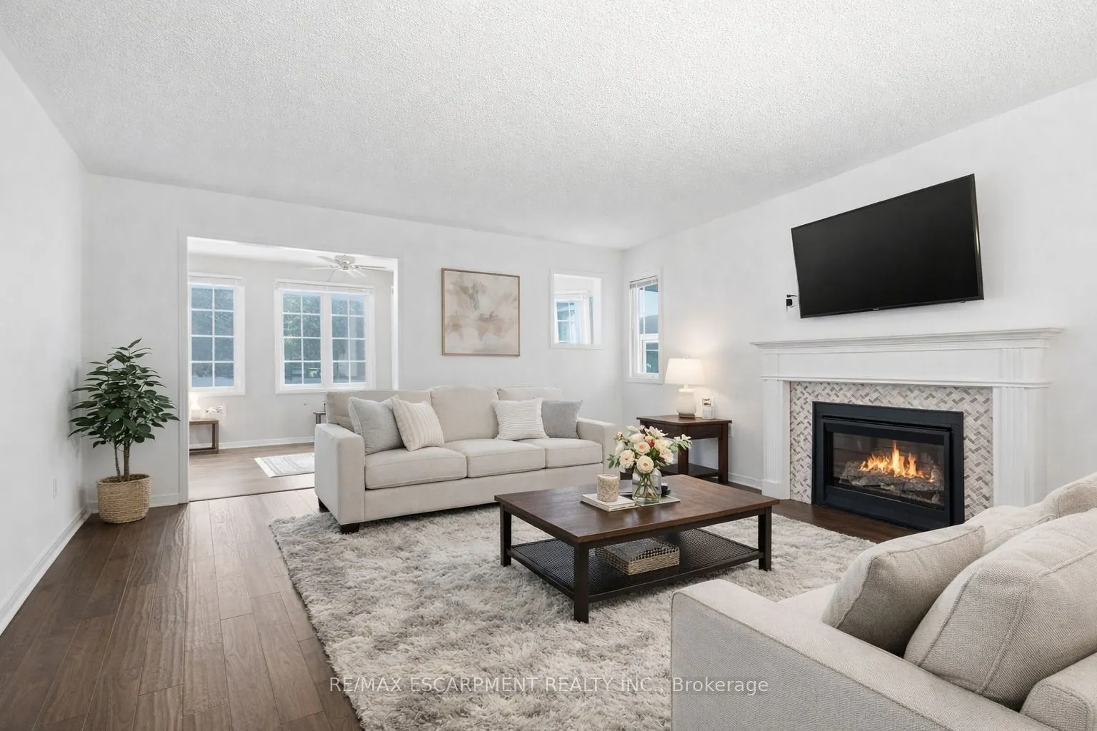 360 Silverbirch Boulevard #16