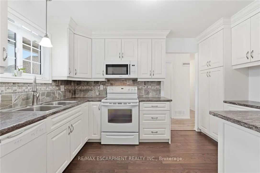 360 Silverbirch Boulevard #16