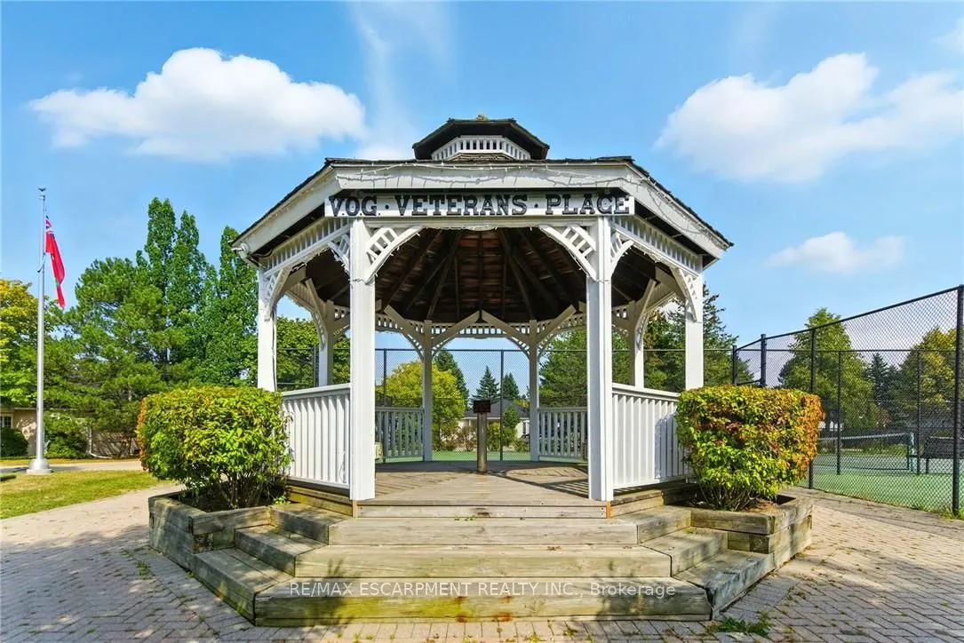 360 Silverbirch Boulevard #16