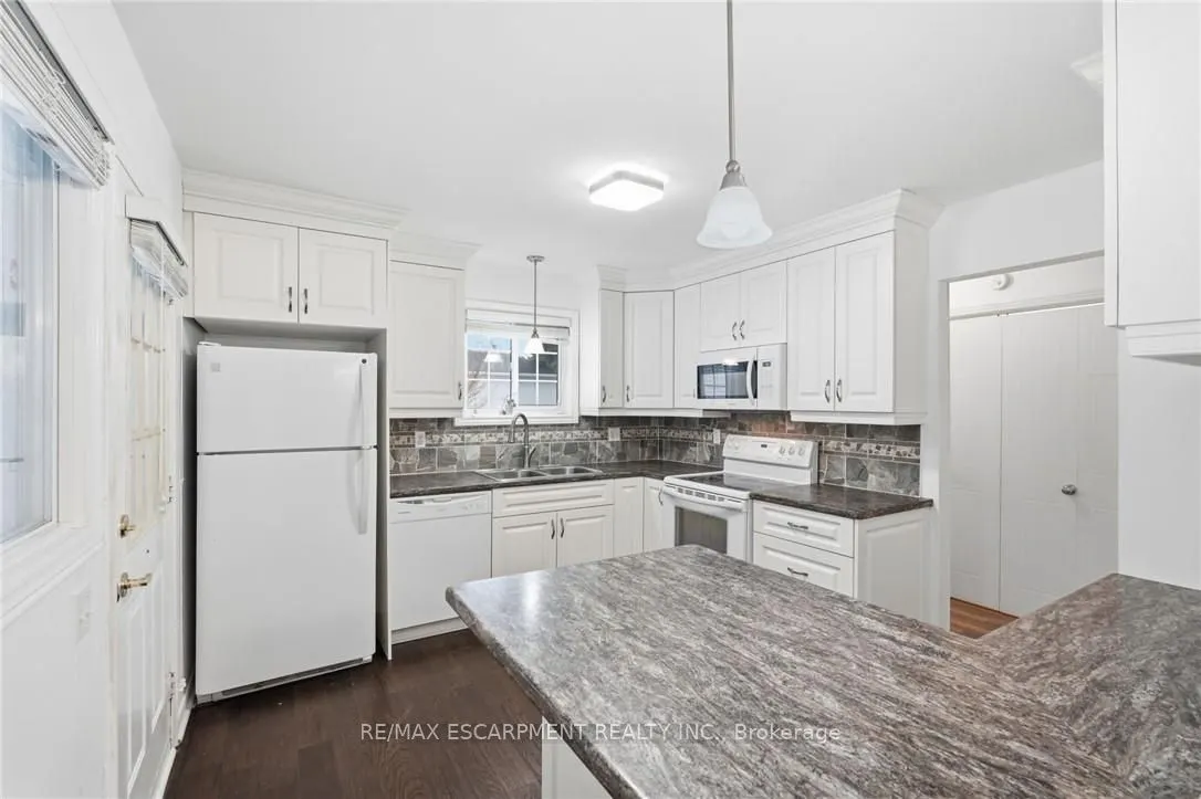 360 Silverbirch Boulevard #16
