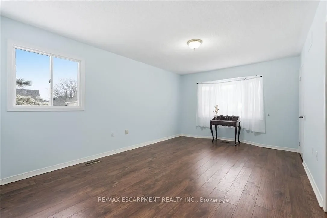 360 Silverbirch Boulevard #16