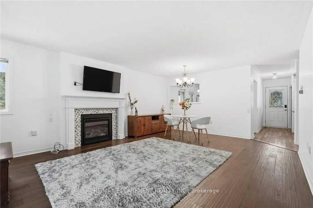 360 Silverbirch Boulevard #16