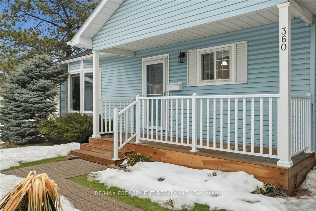 360 Silverbirch Boulevard #16
