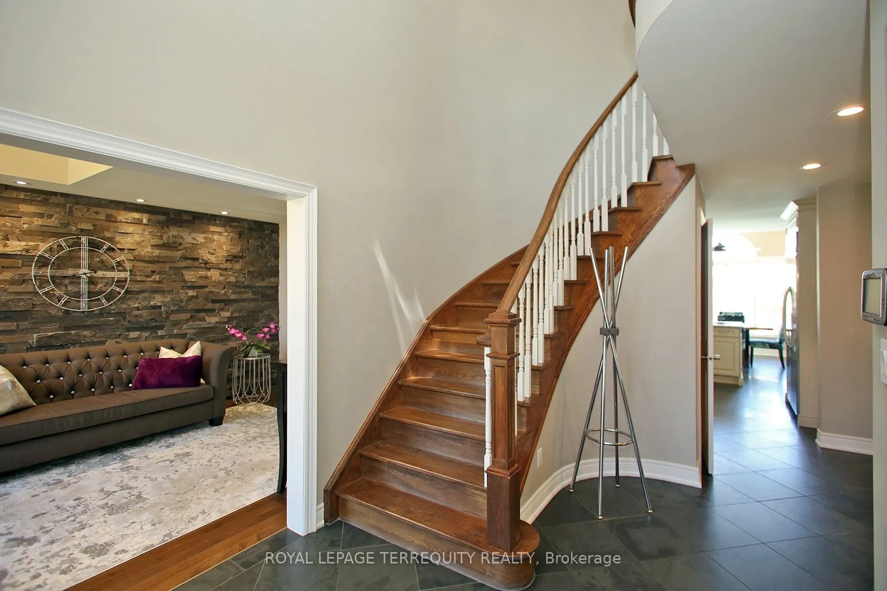 3 Riviera Ridge