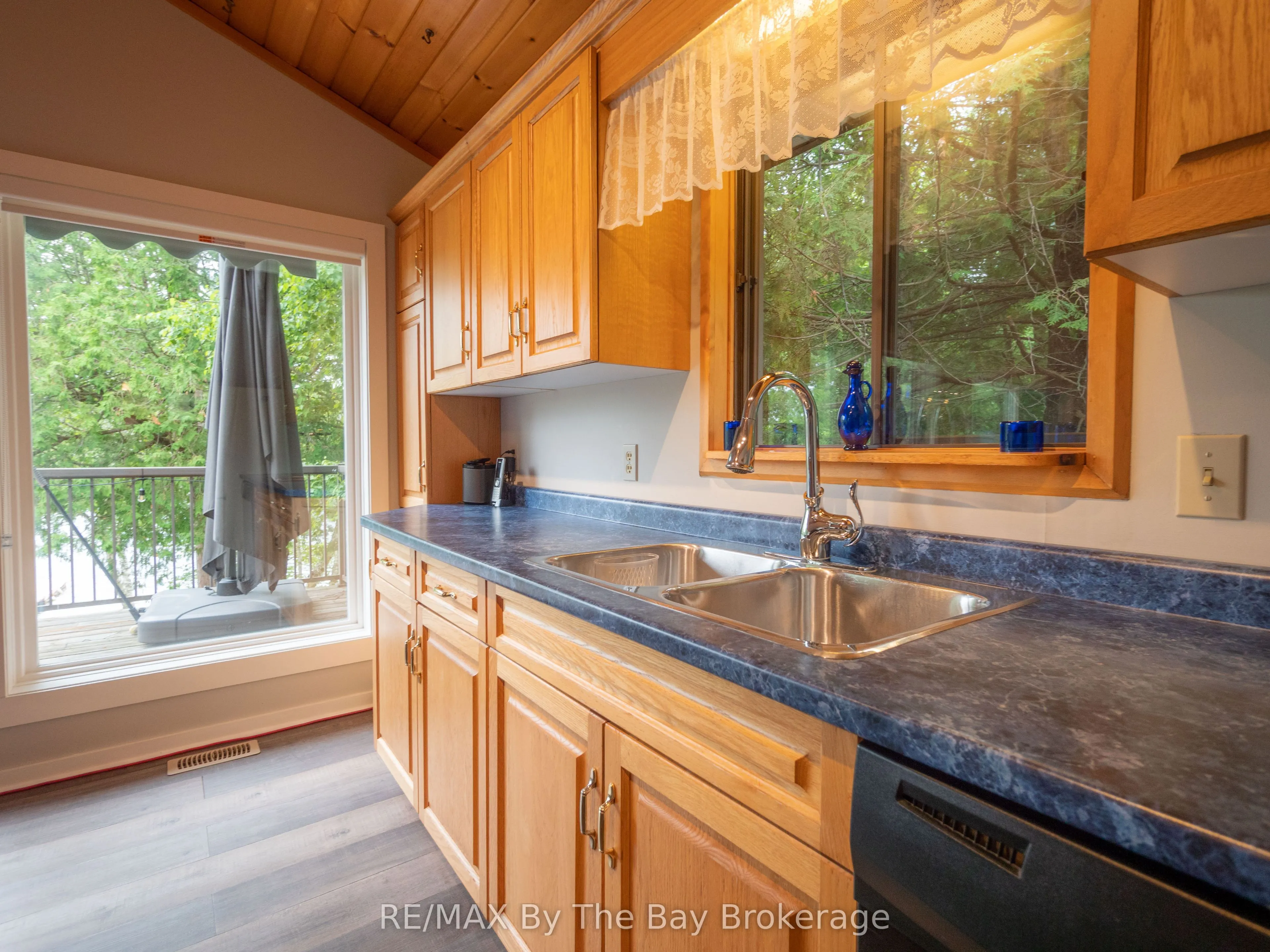4018 Island 980 / Deer Island